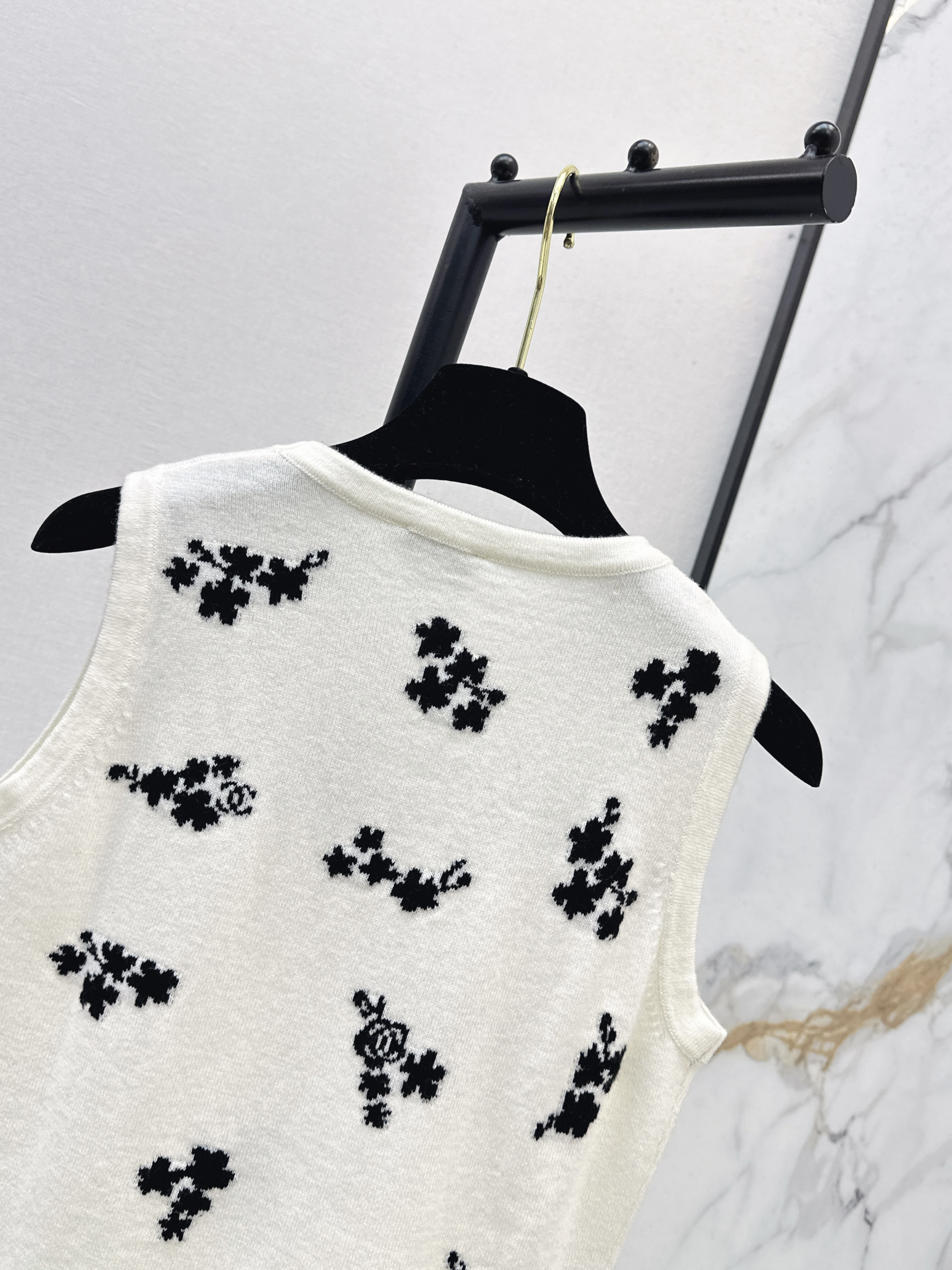 Chan 26ss embroidery knit vest