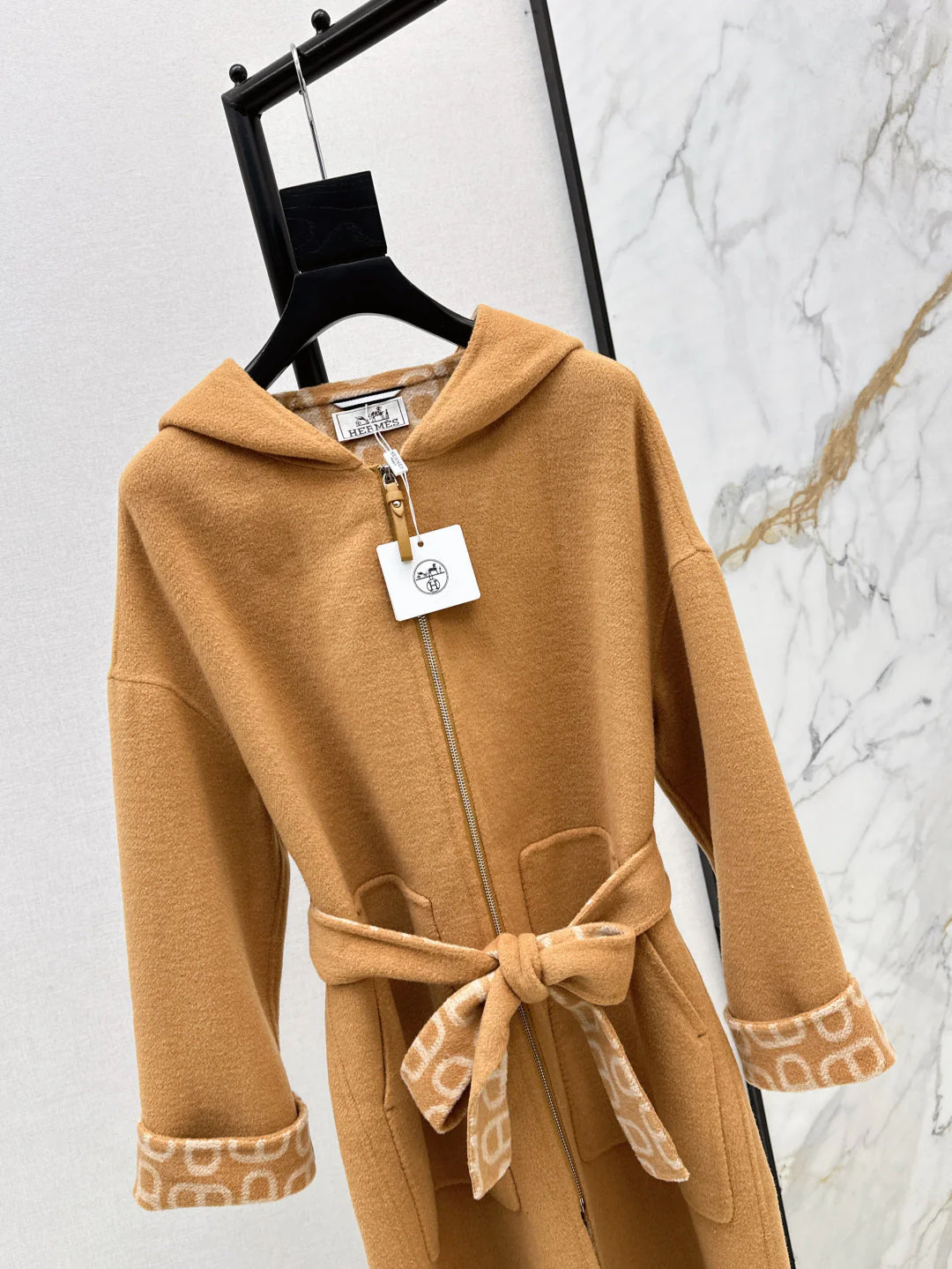 Her 25fw cashmere coat