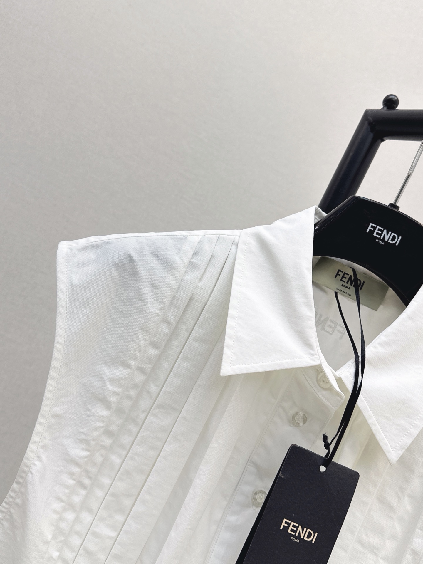 Fen 26ss sleeveless shirt