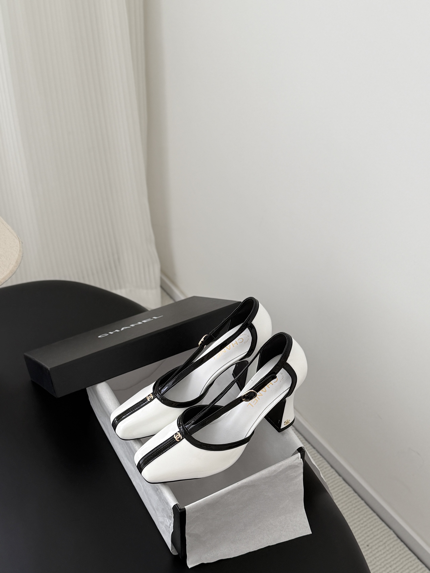 Chan 26K mary jane chunky heels