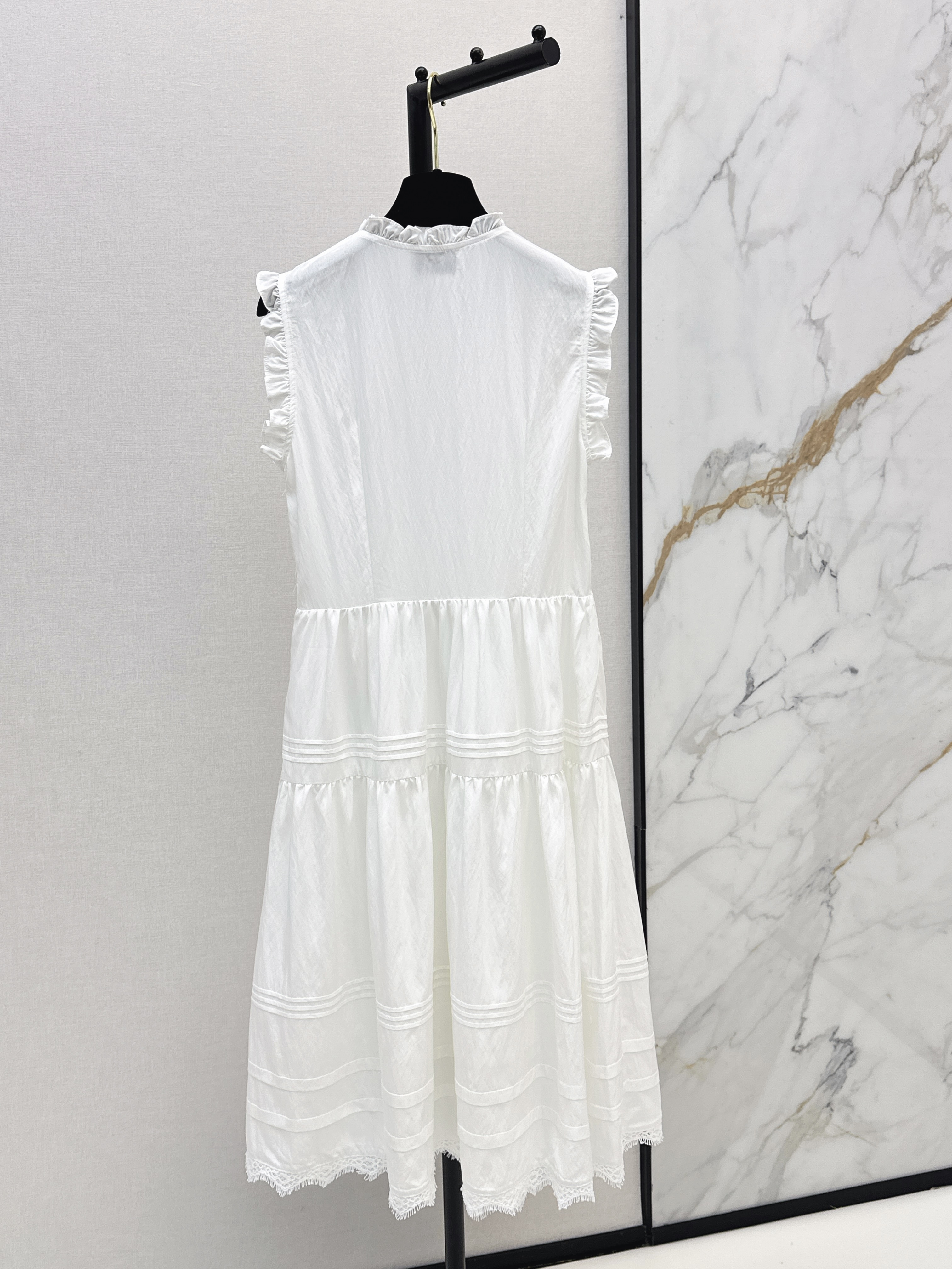 Chan 26ss Sleeveless Tiered Ruffle Midi Dress