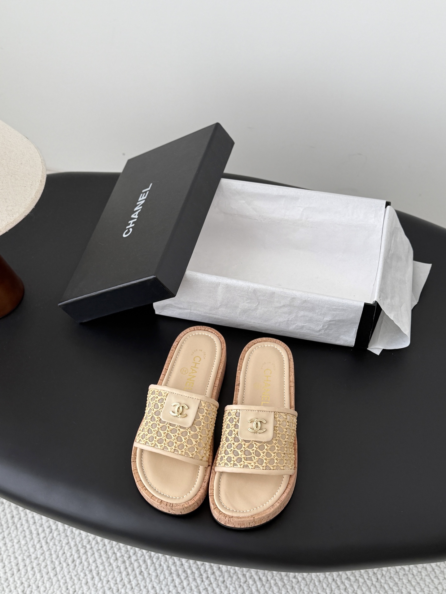 Chan 26C mesh slippers