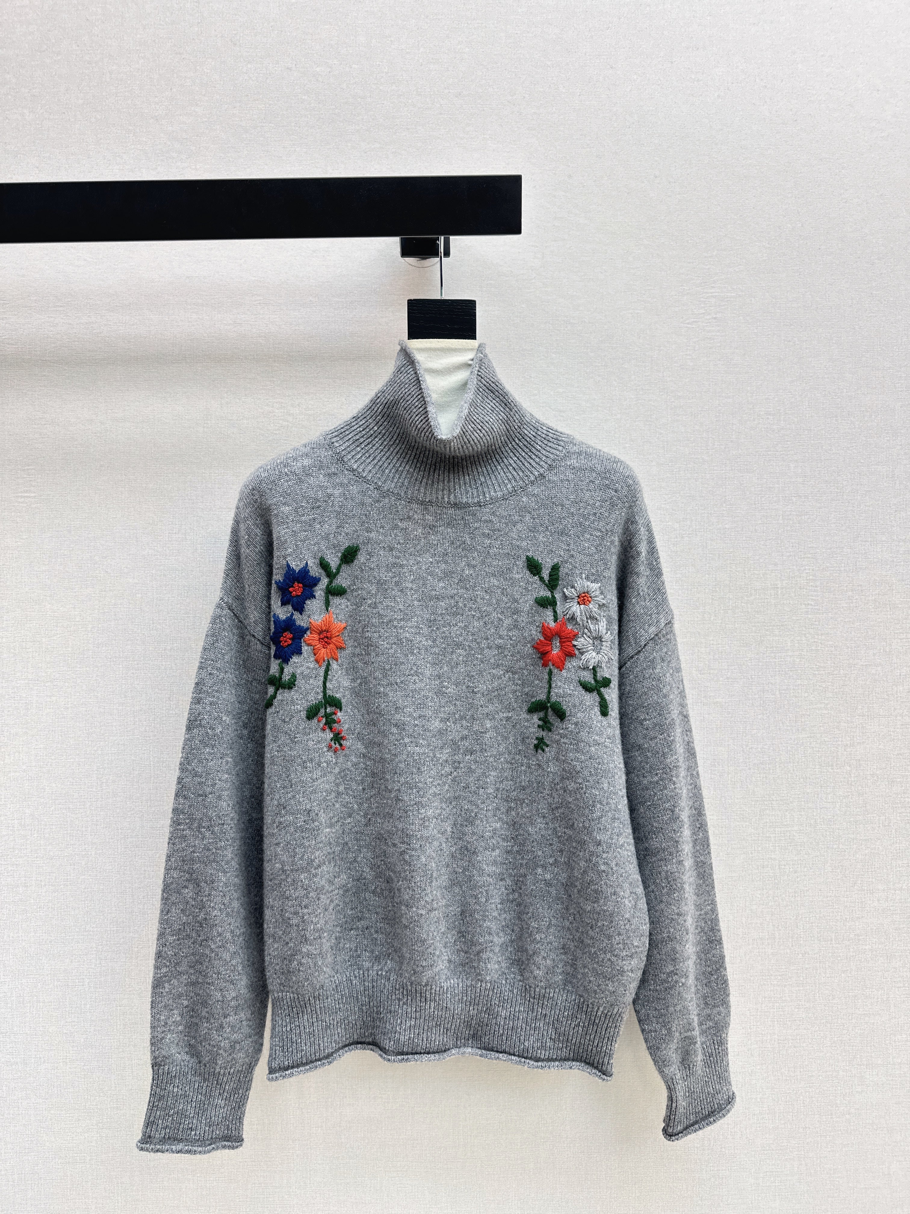 Es 26ss embroidery sweater