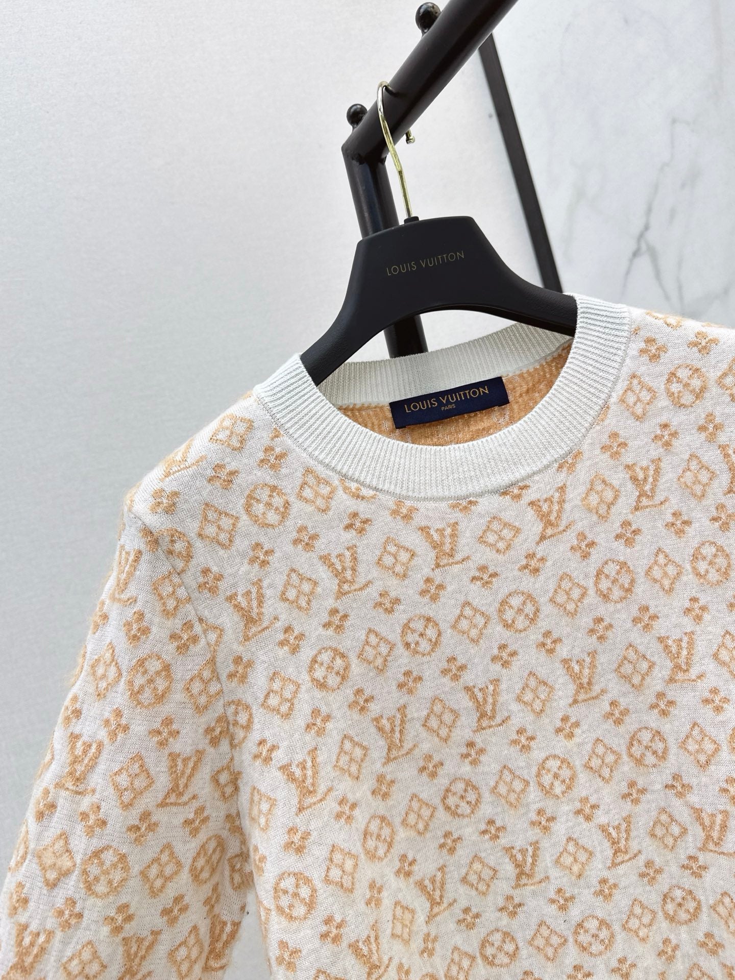 Loui 25fw jacquard sweater