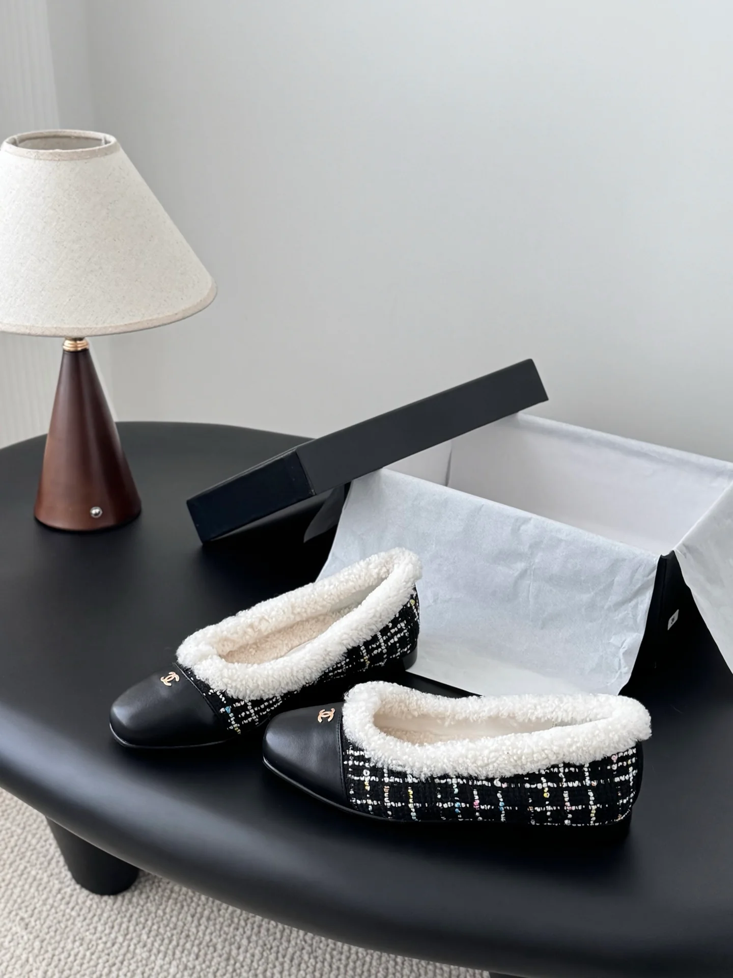 Chan 25fw fleece lined flats