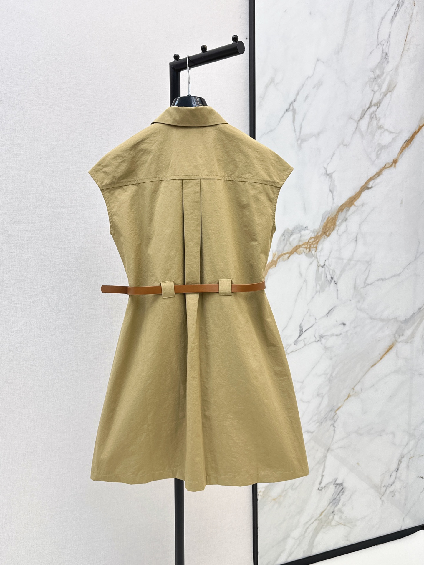 Fen 26ss sleeveless belted dress