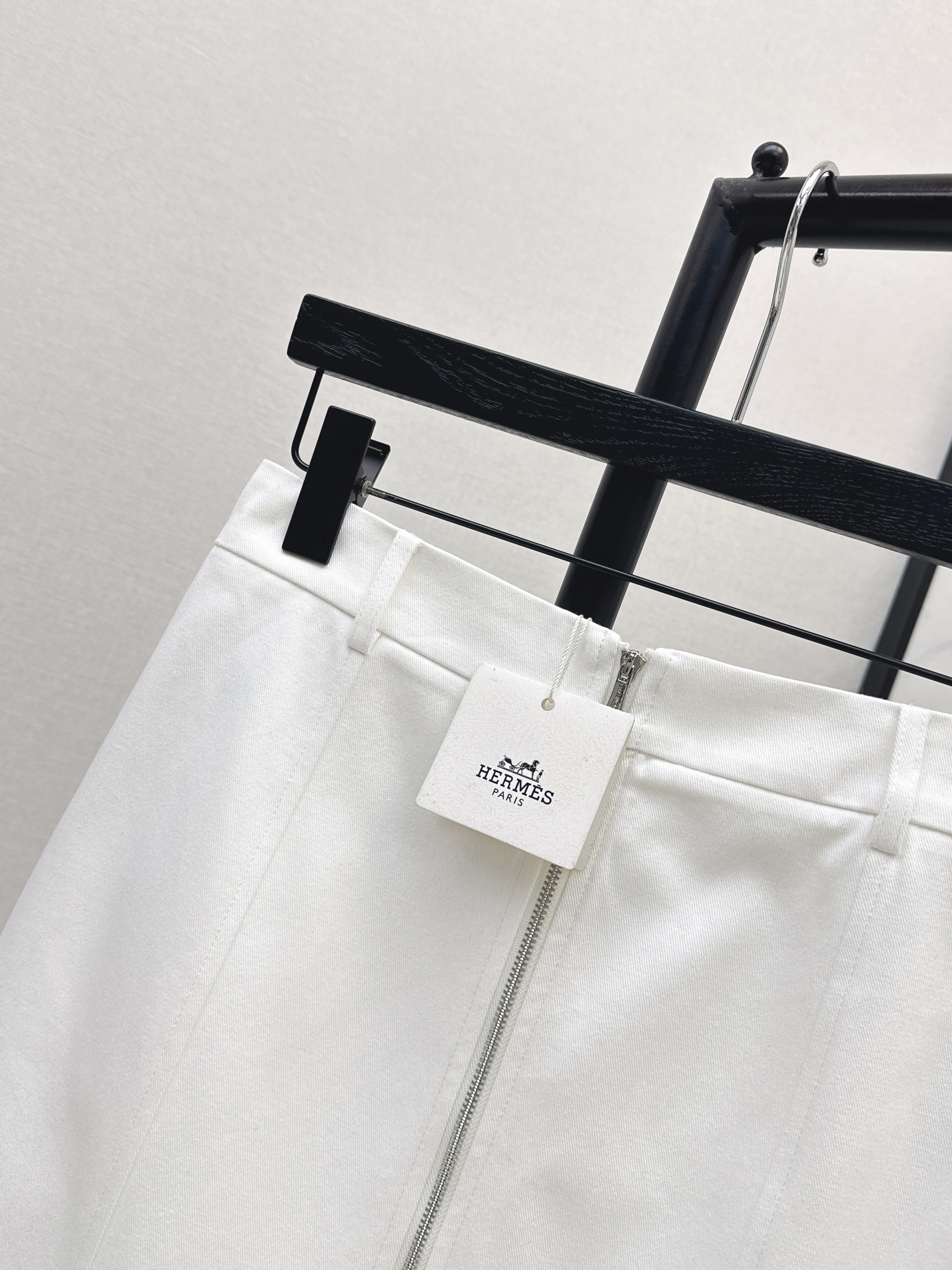 Her 26ss zip-up skirt
