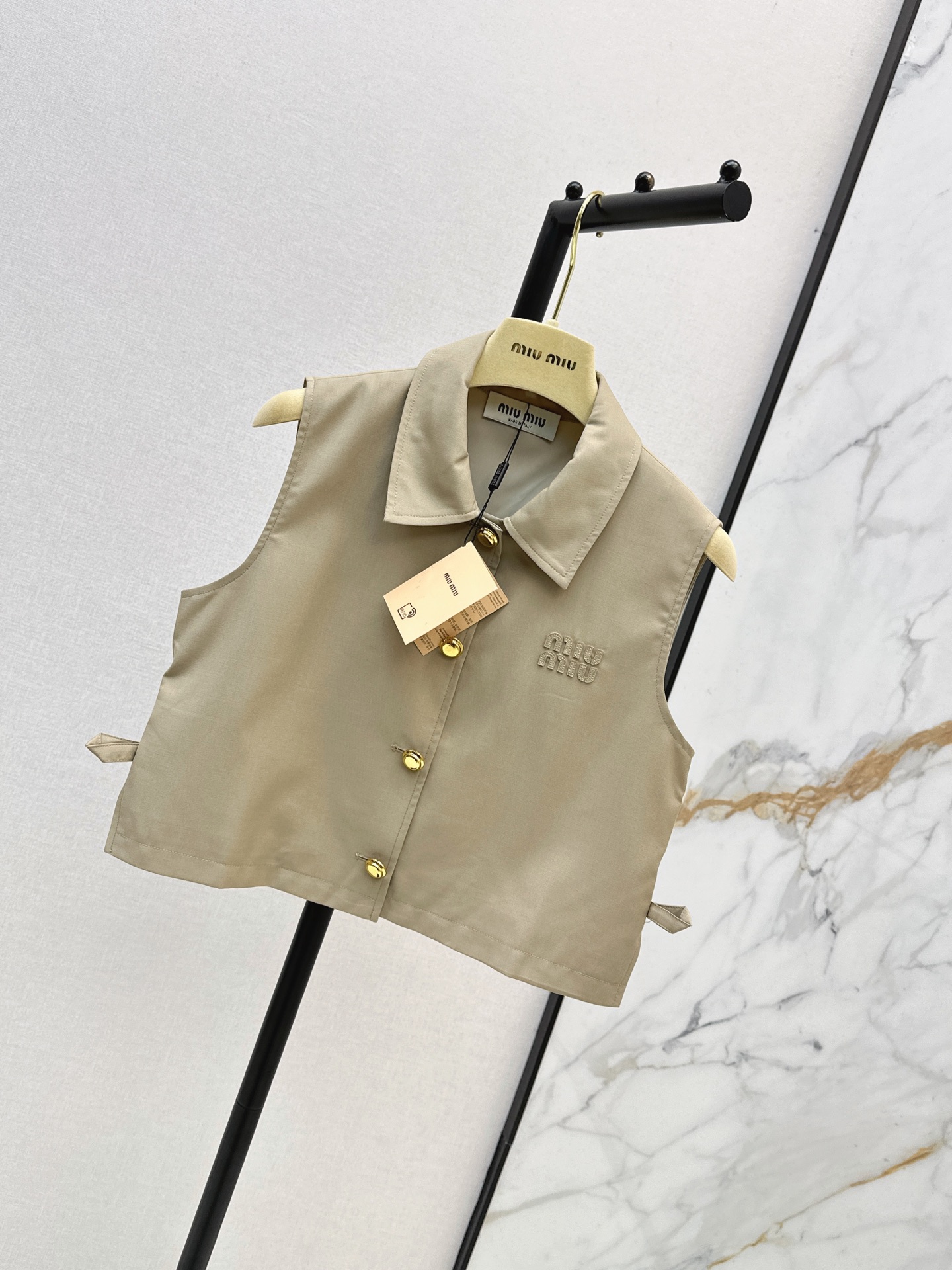 Miu 26ss sleveless waistcoat