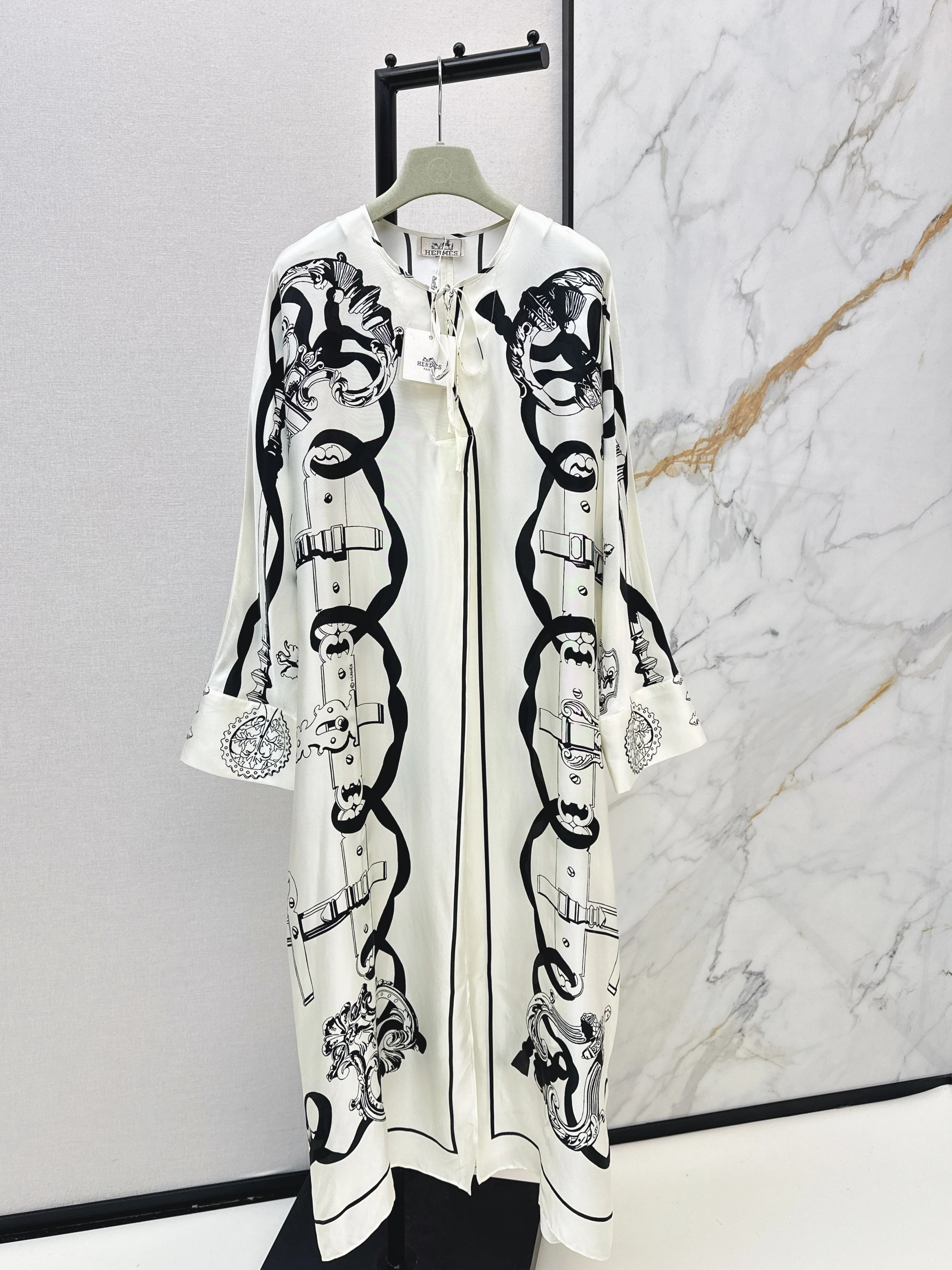 Herm 26ss batwing sleeve print dress