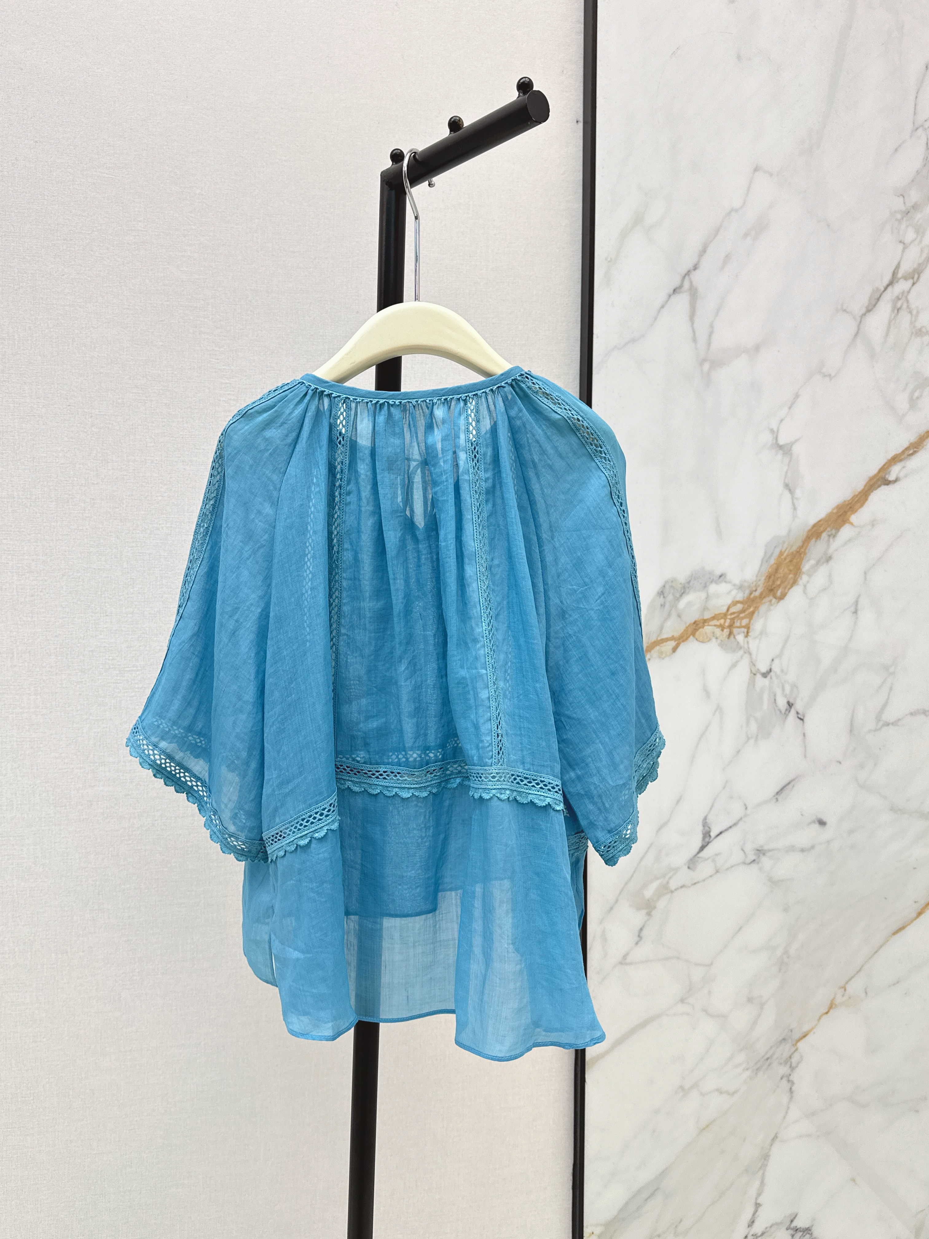 Chol 26ss cape sleeve blouse