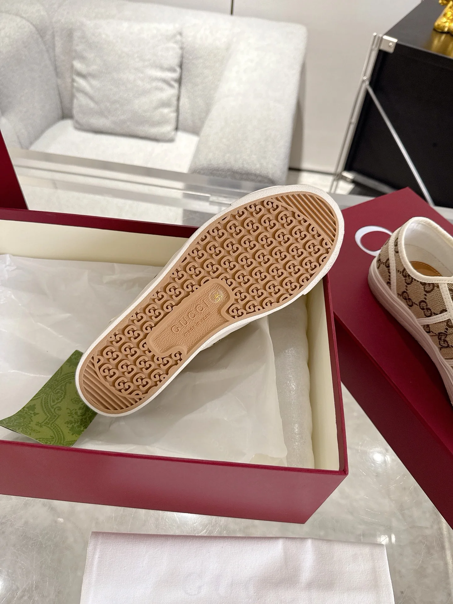 Guc sneakers