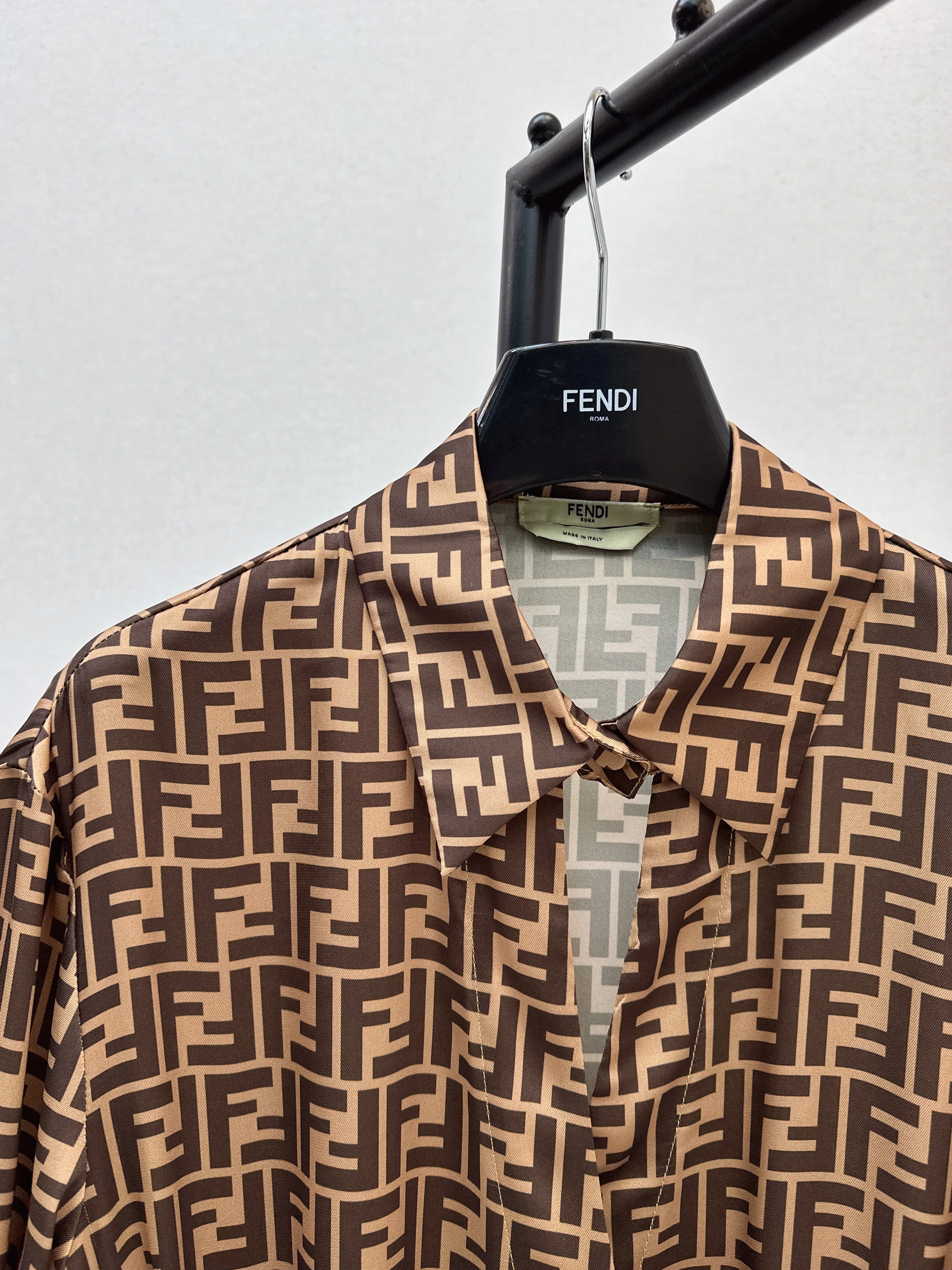 Fend 26ss silk dress with belted