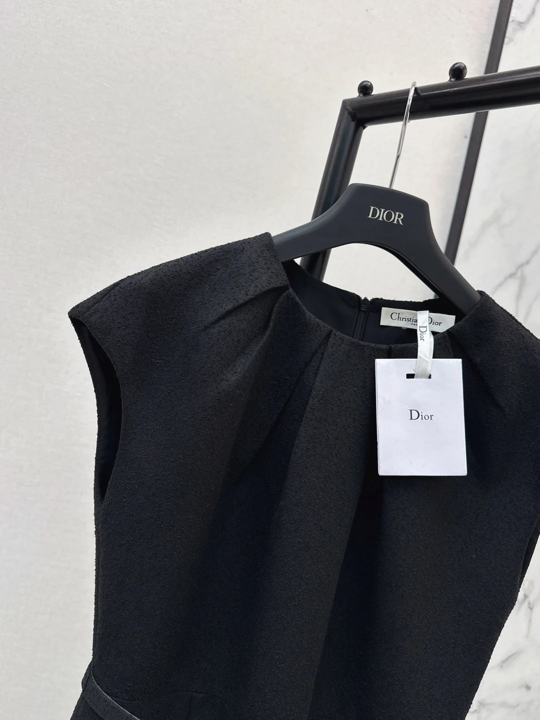 CD 25fw sleeveless dress