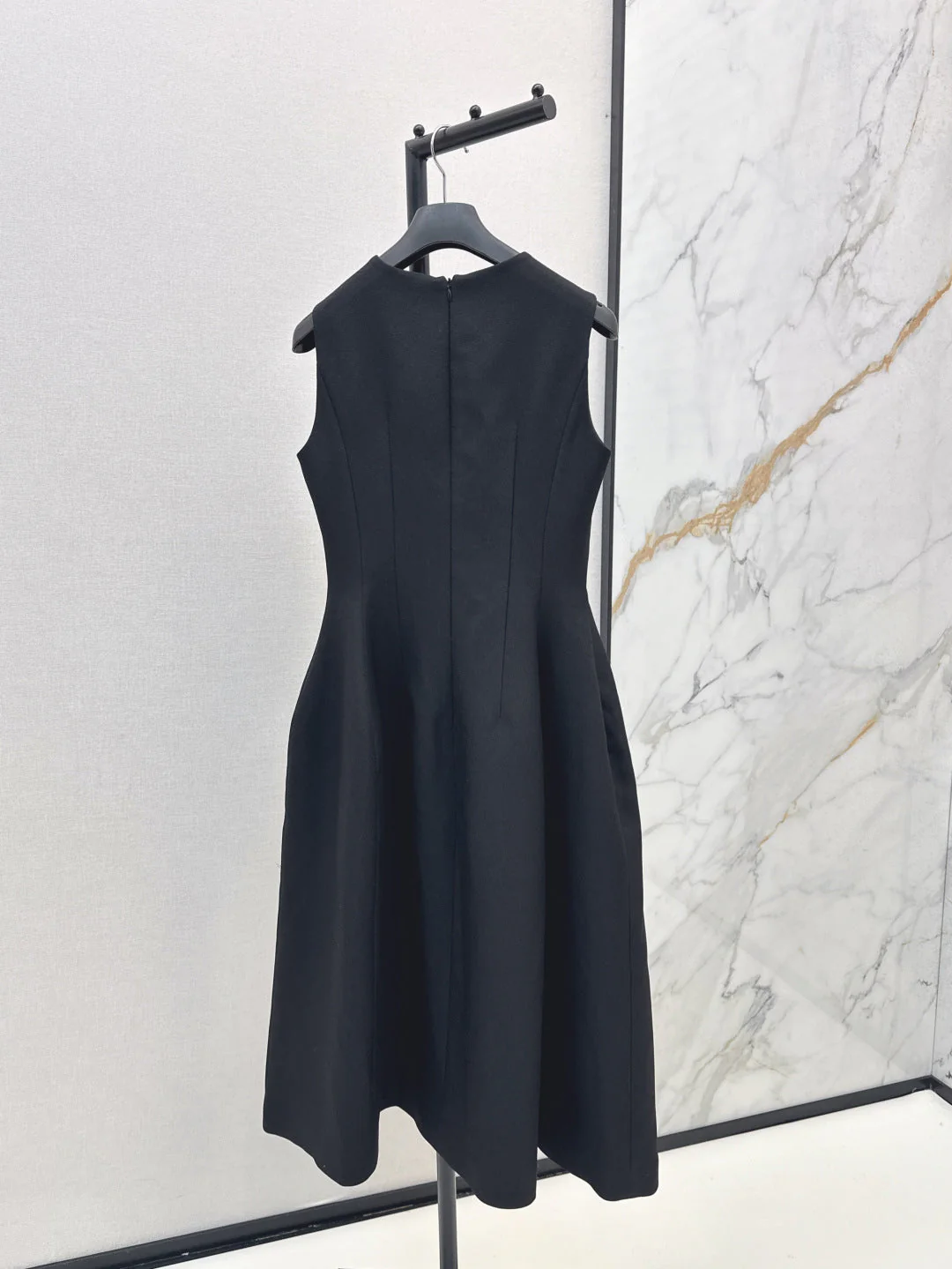 CD 25fw sleeveless dress