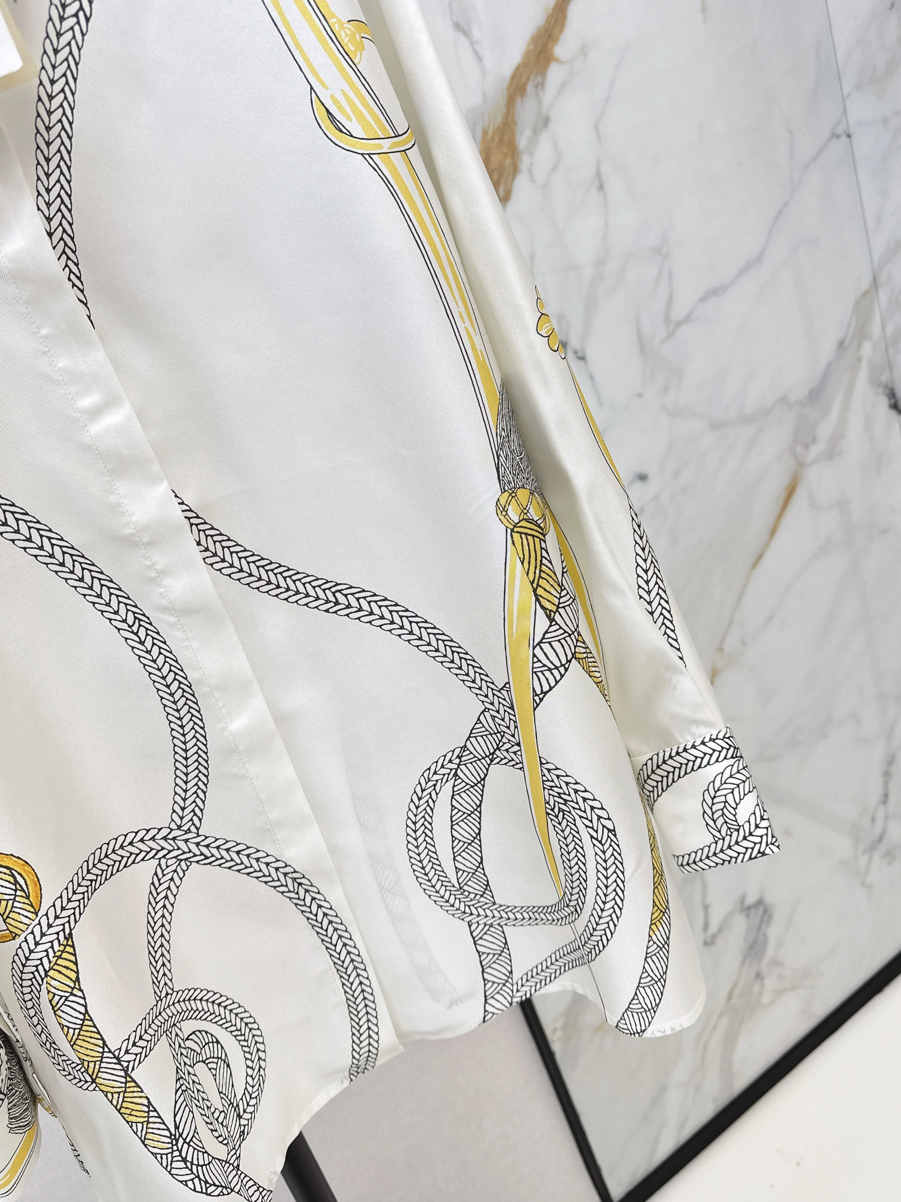 Herm 26ss floral print silk shirt