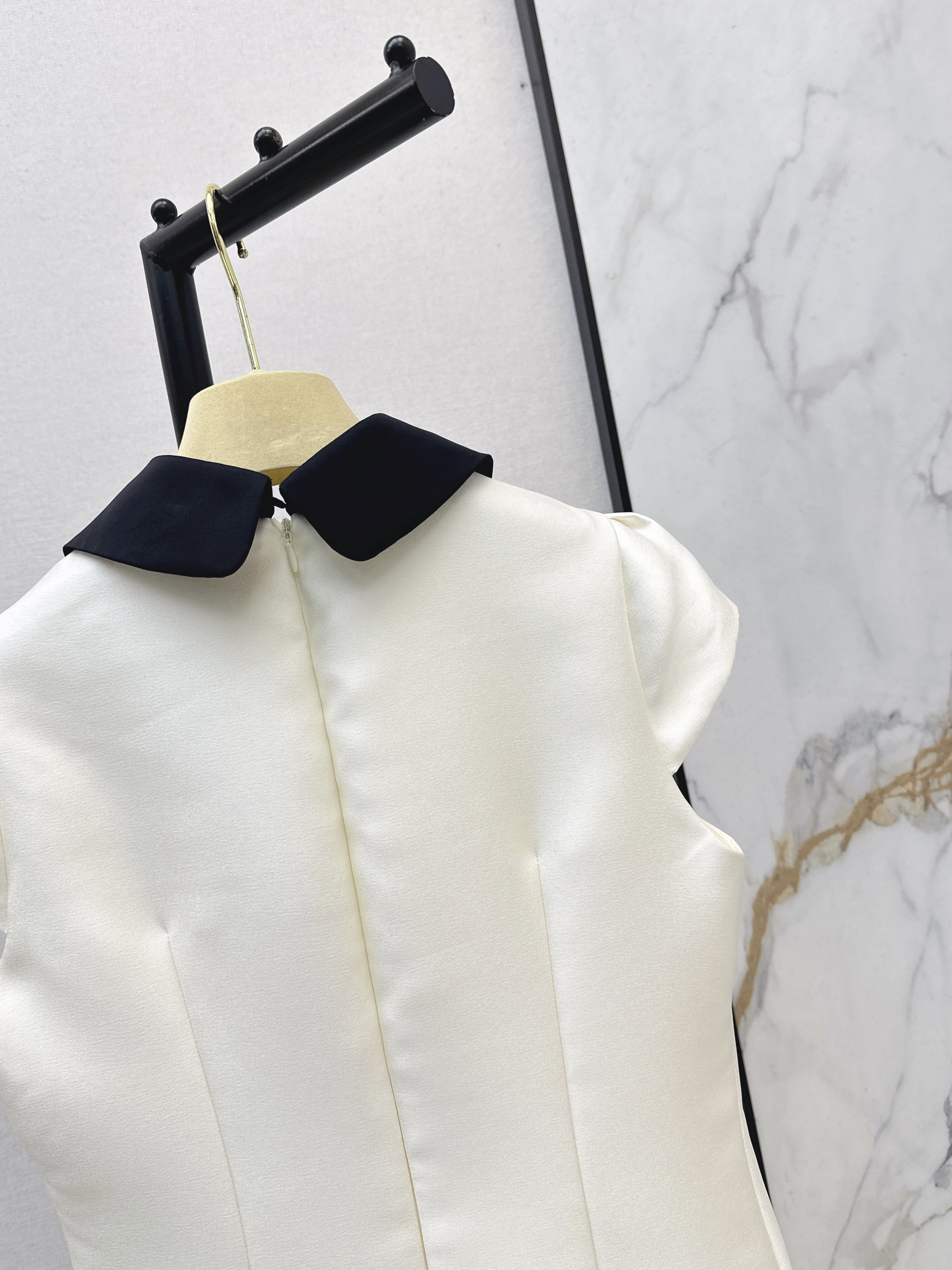 Miu 26ss puff sleeve dress