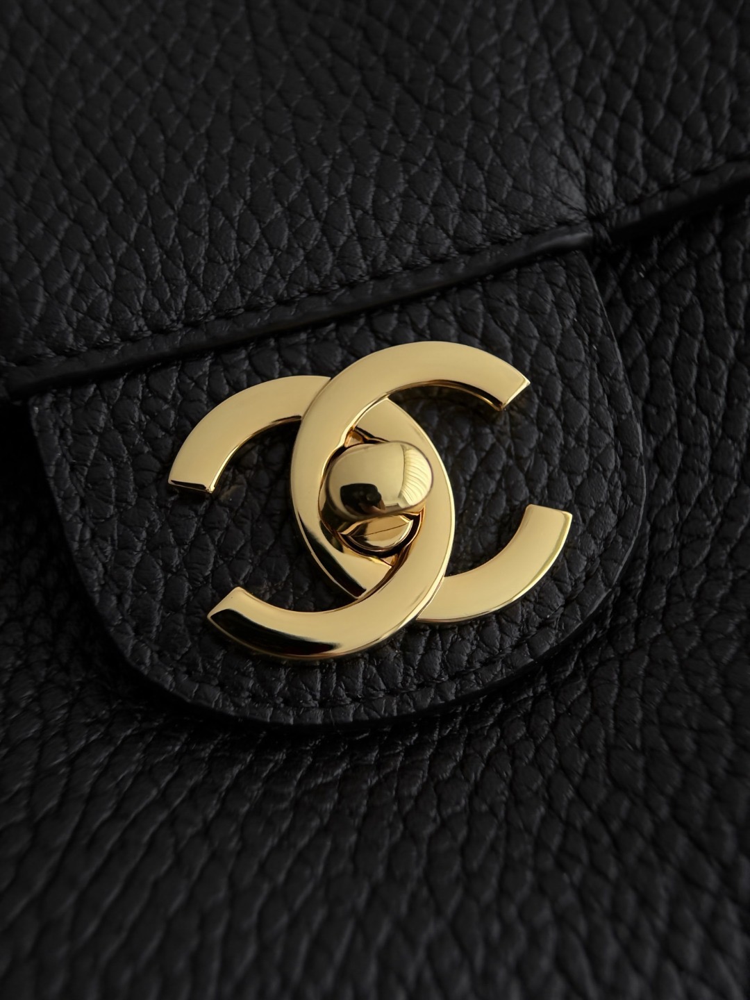 Chan 26S maxi flap bag