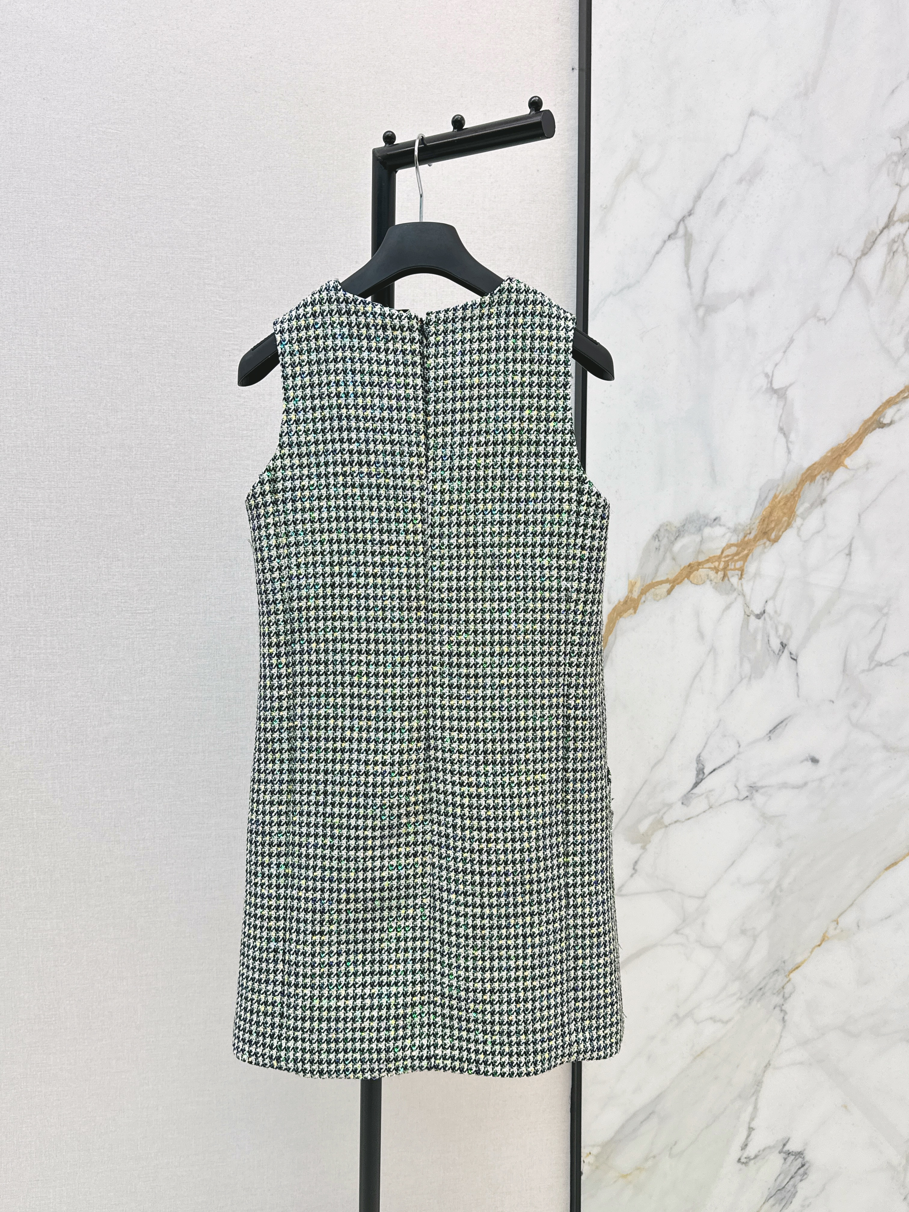 CD 26ss houndstone sleeveless dress