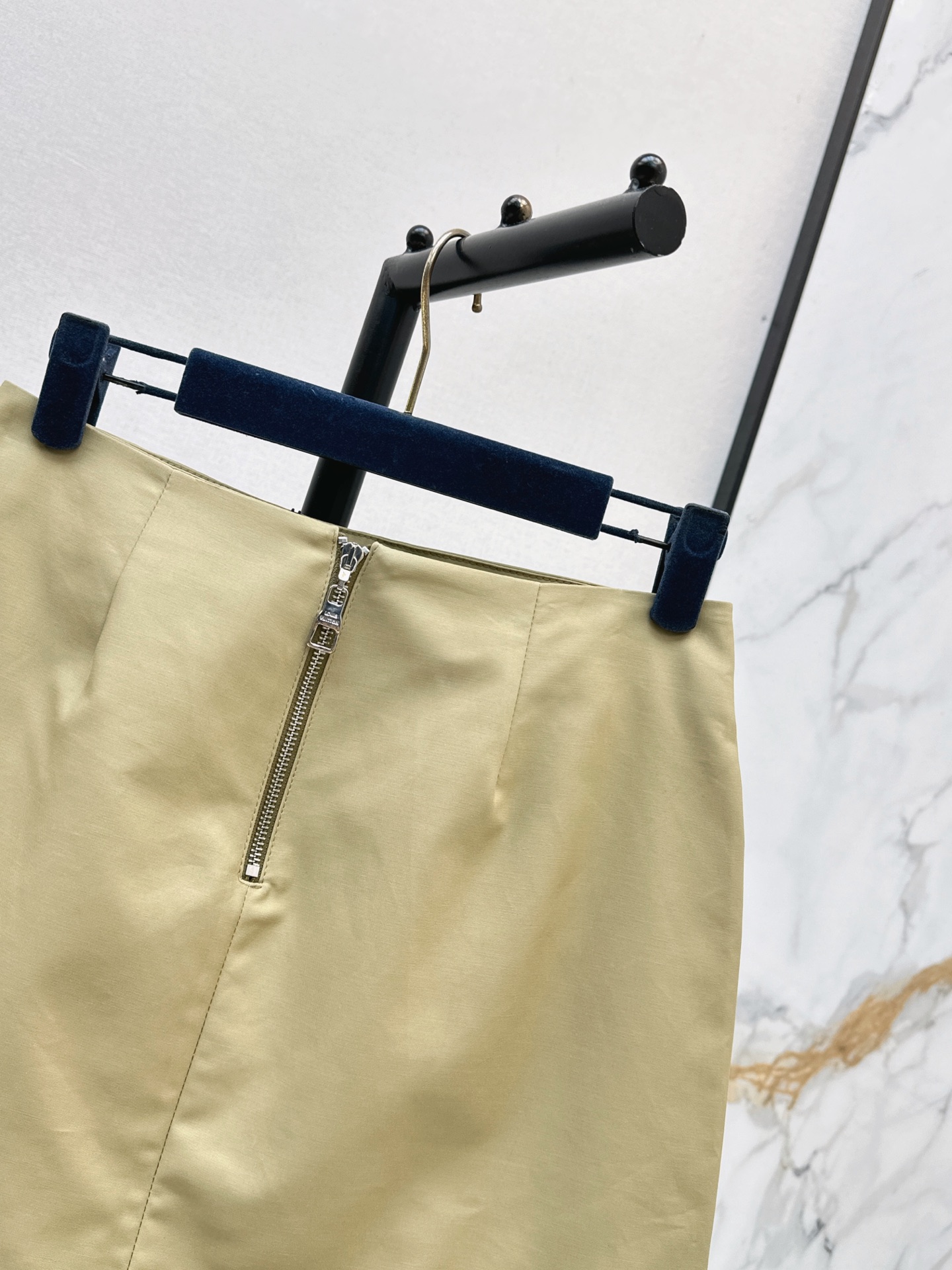 Loui 26ssbelted skirt