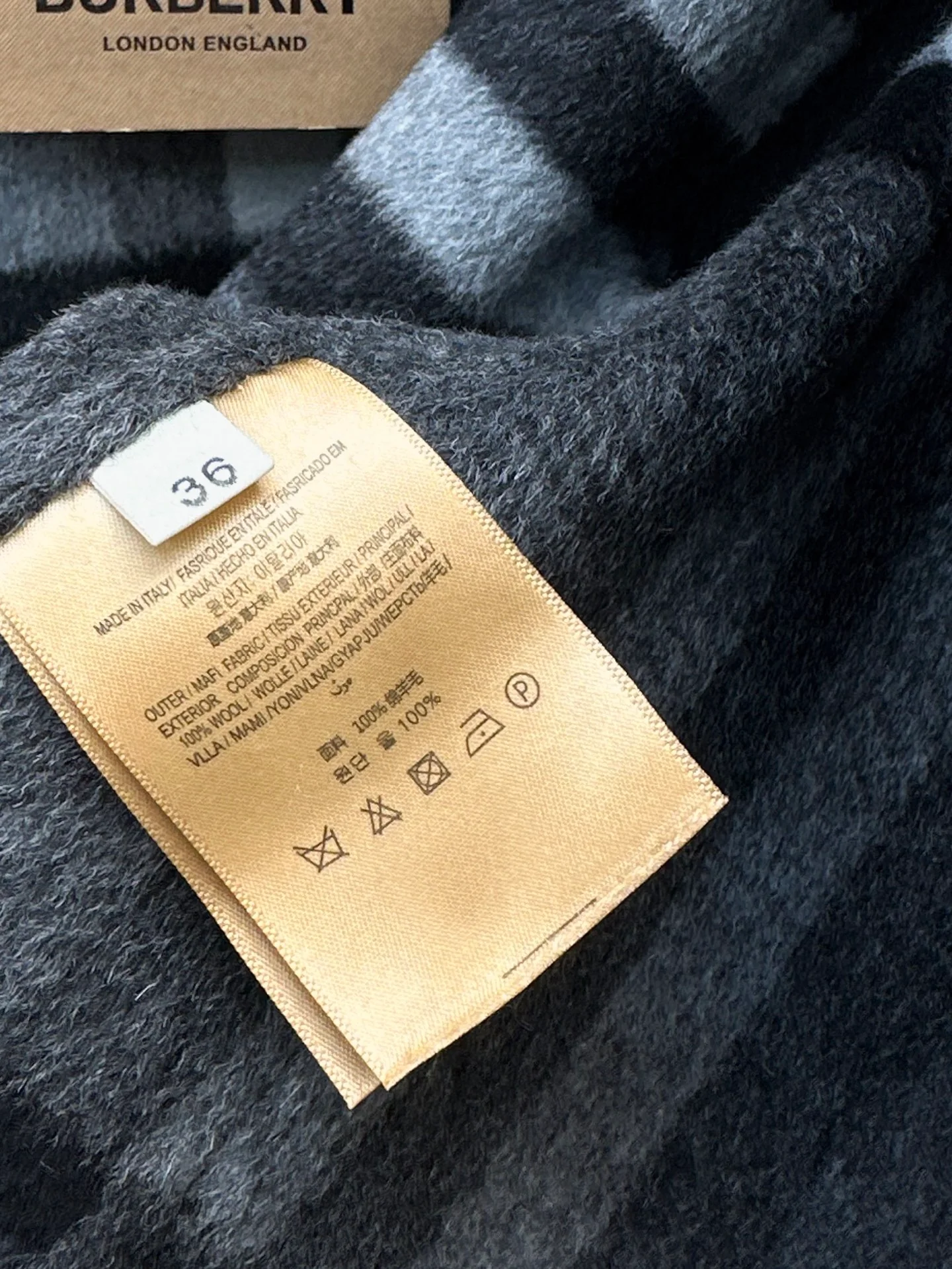 Burb 25fw zipper hooded jacket