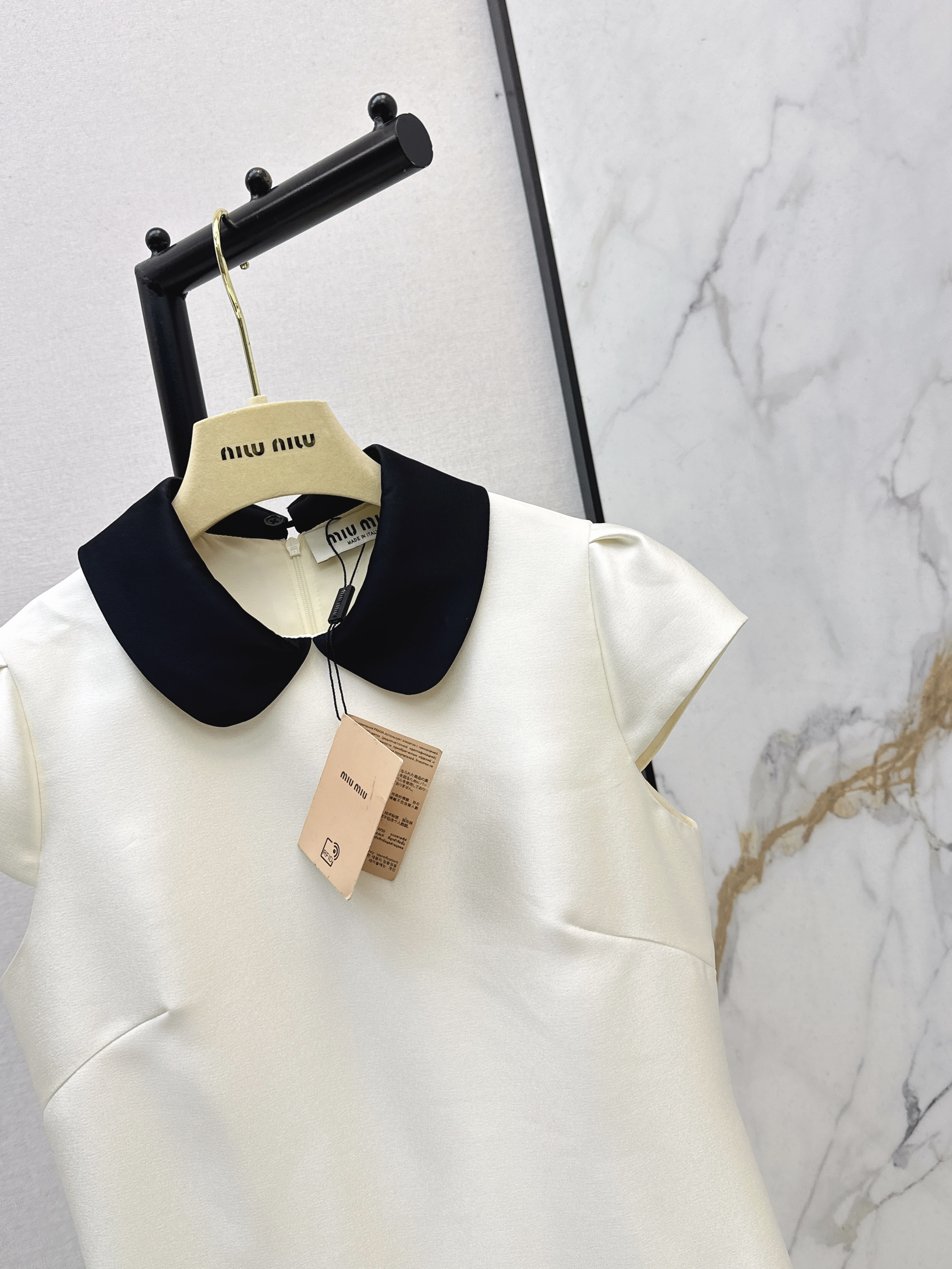 Miu 26ss puff sleeve dress