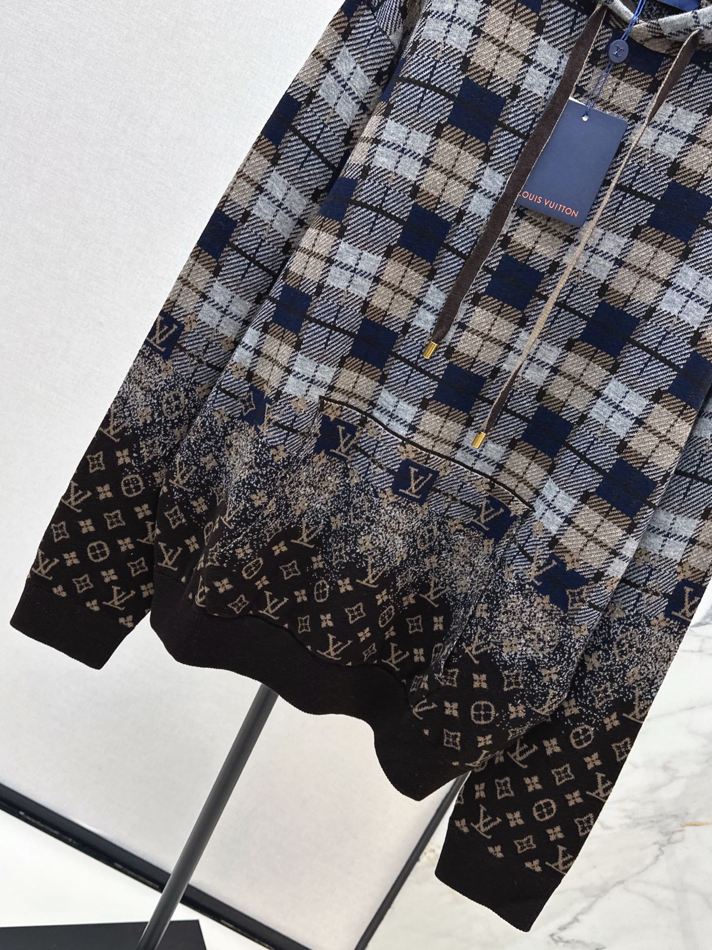 Louis 26ss hooded check sweater