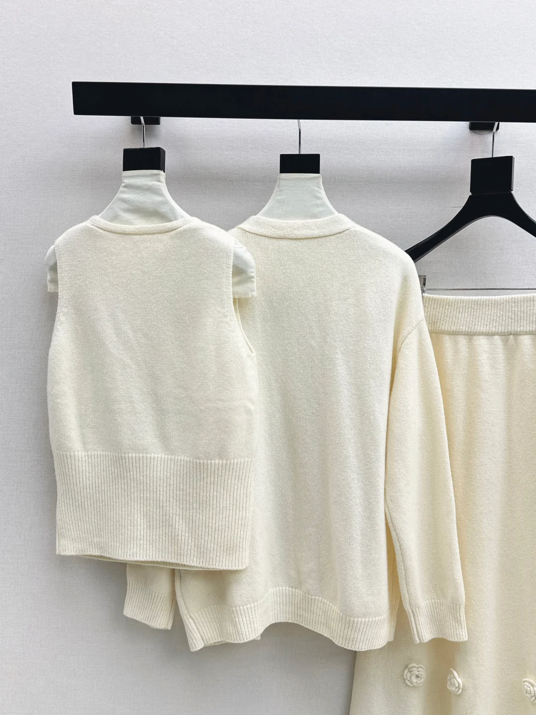 Chan 25fw vest cardigan skirt set