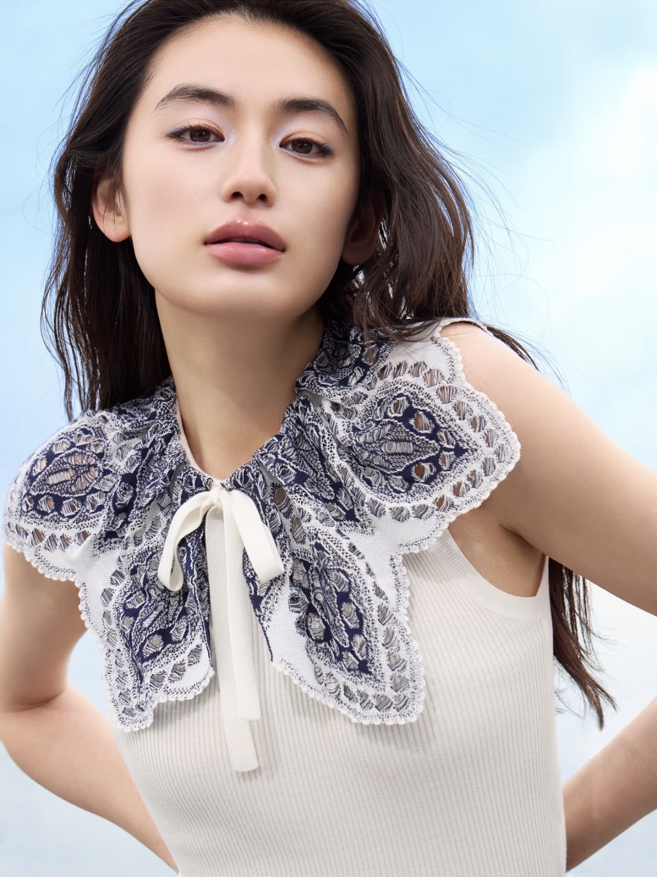 CD 26ss knit vest with print scraf collar