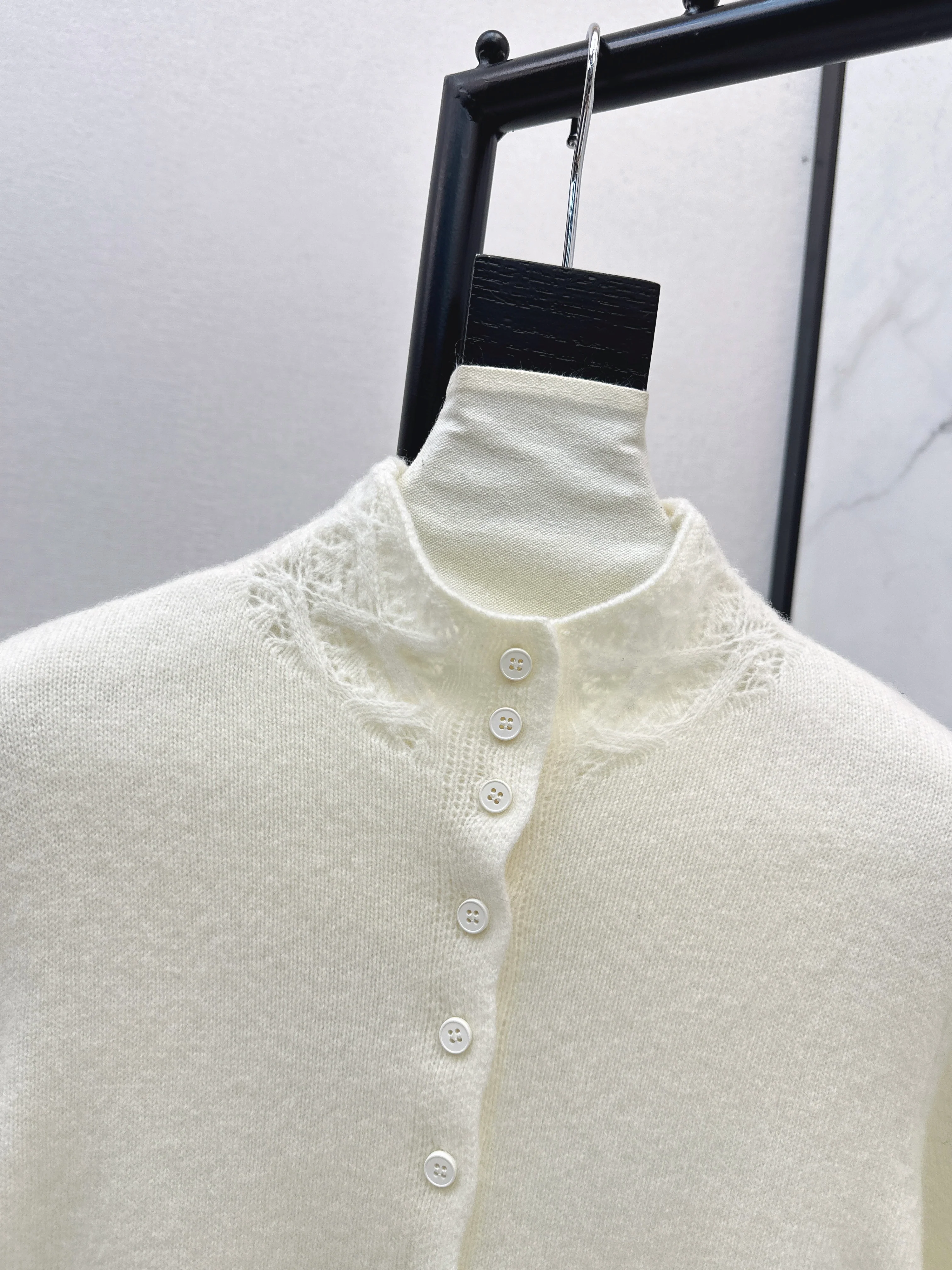 Chol 26ss high neck cardigan