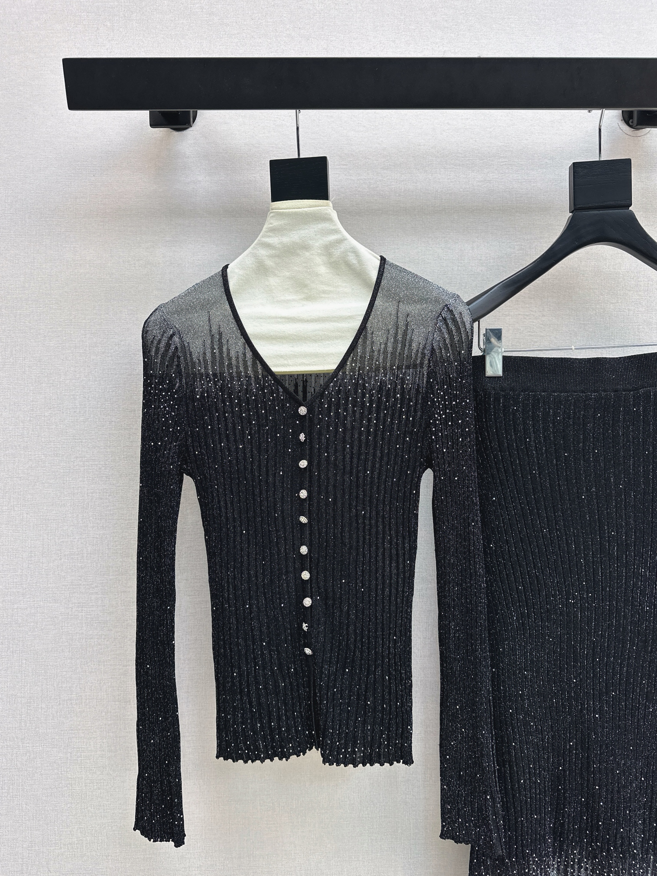 Chan 26ss rhinestone knit suit