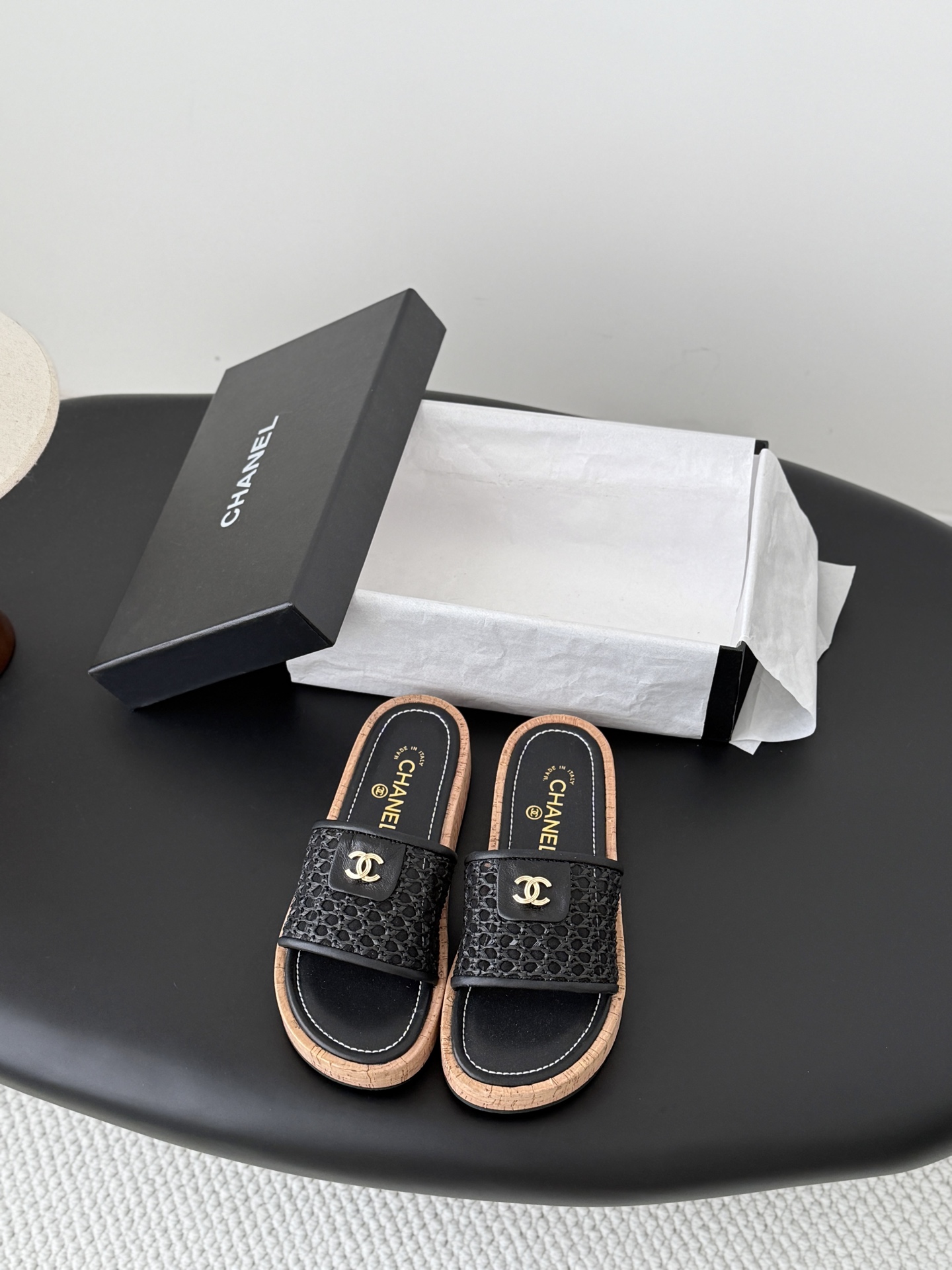Chan 26C mesh slippers