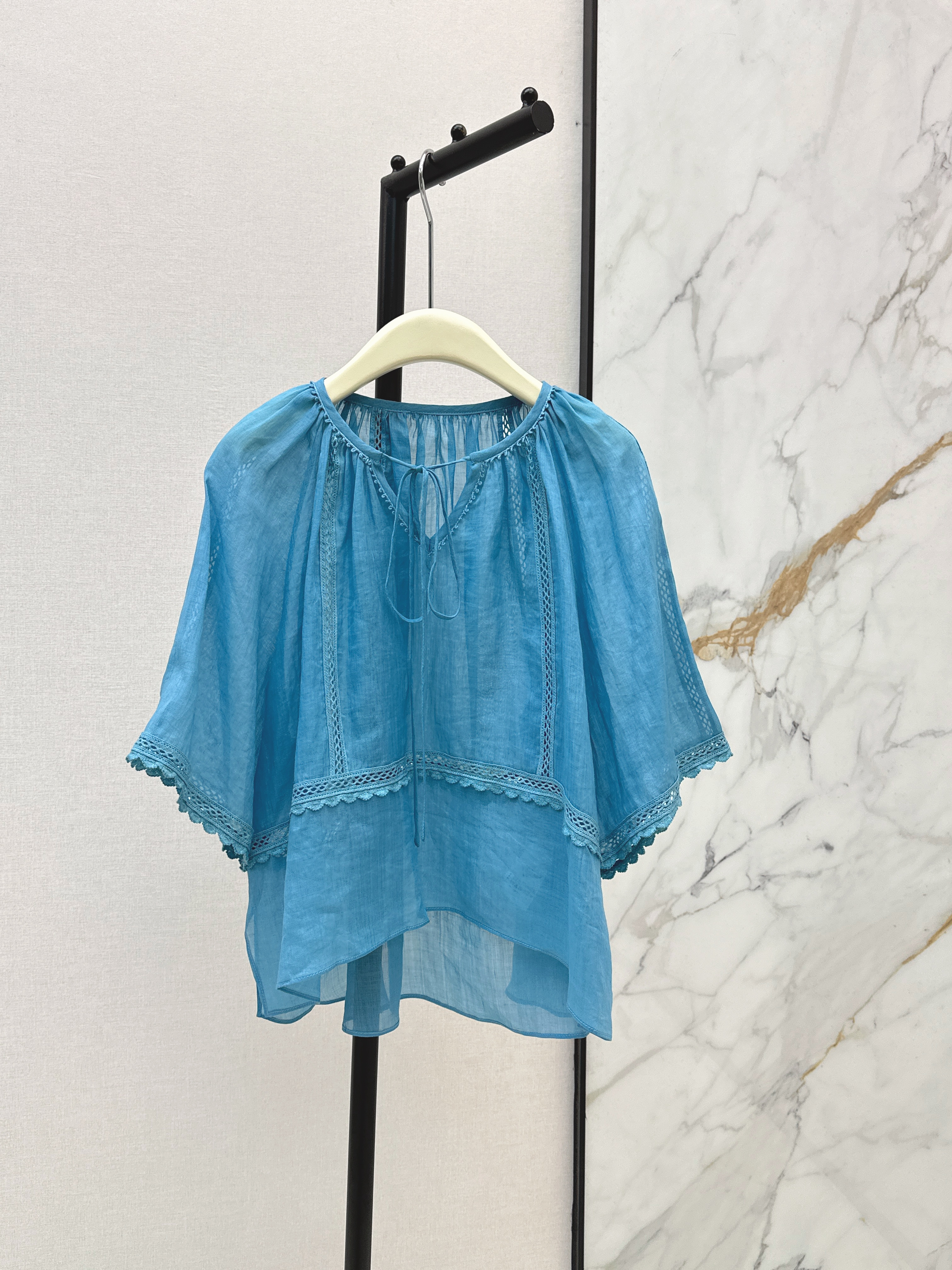 Chol 26ss cape sleeve blouse