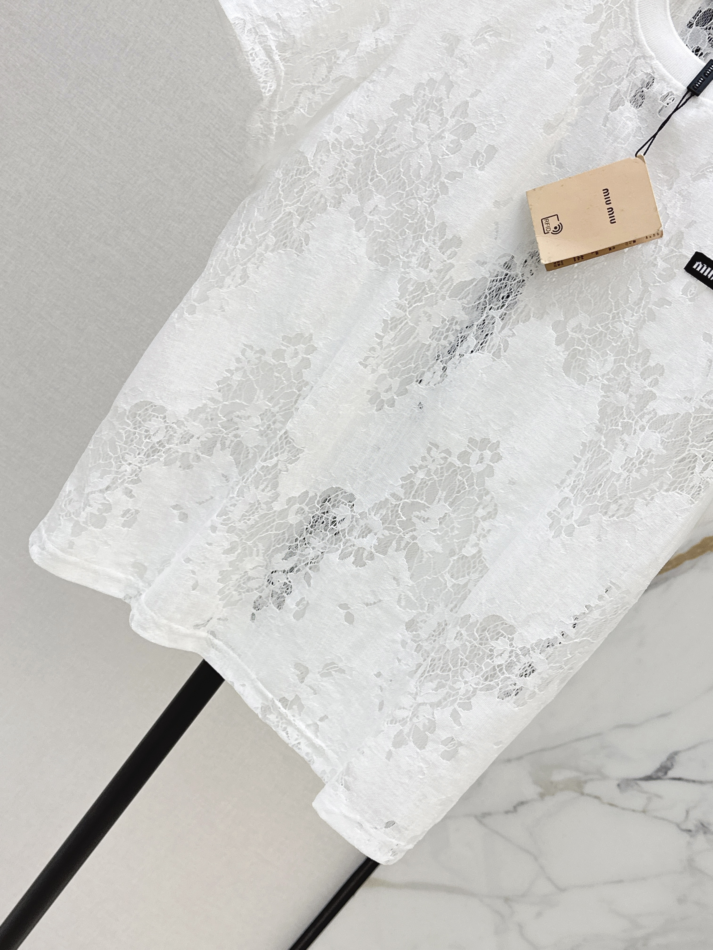 Miu 26ss lace t-shirt