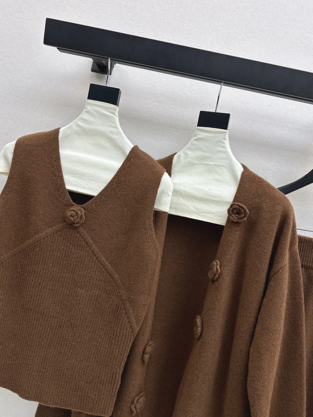 Chan 25fw vest cardigan skirt set