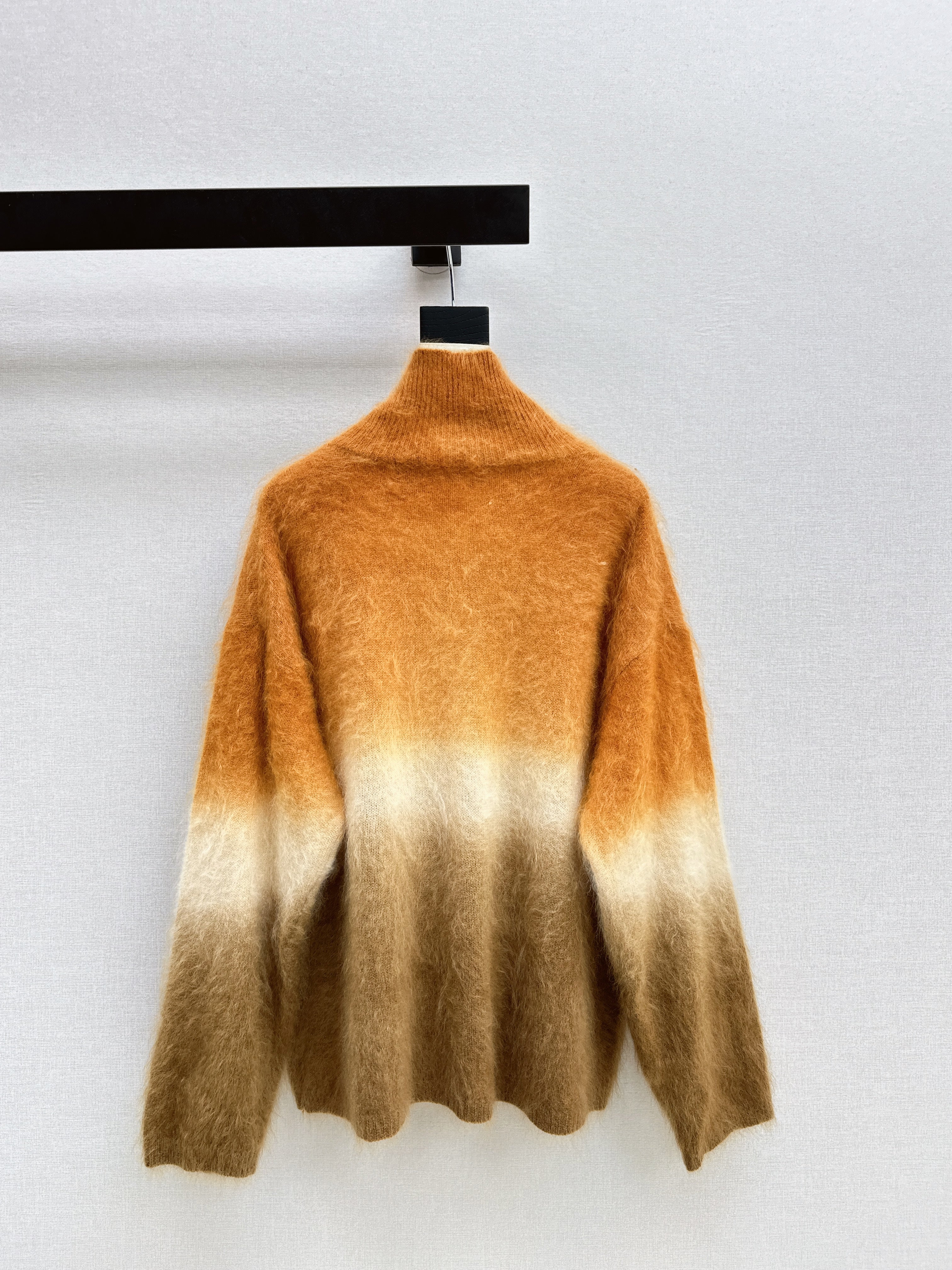 Max 26ss gradient colors sweater