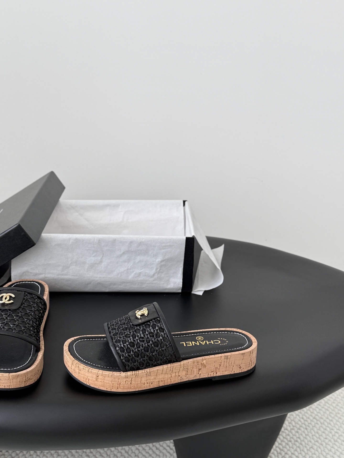 Chan 26C mesh slippers