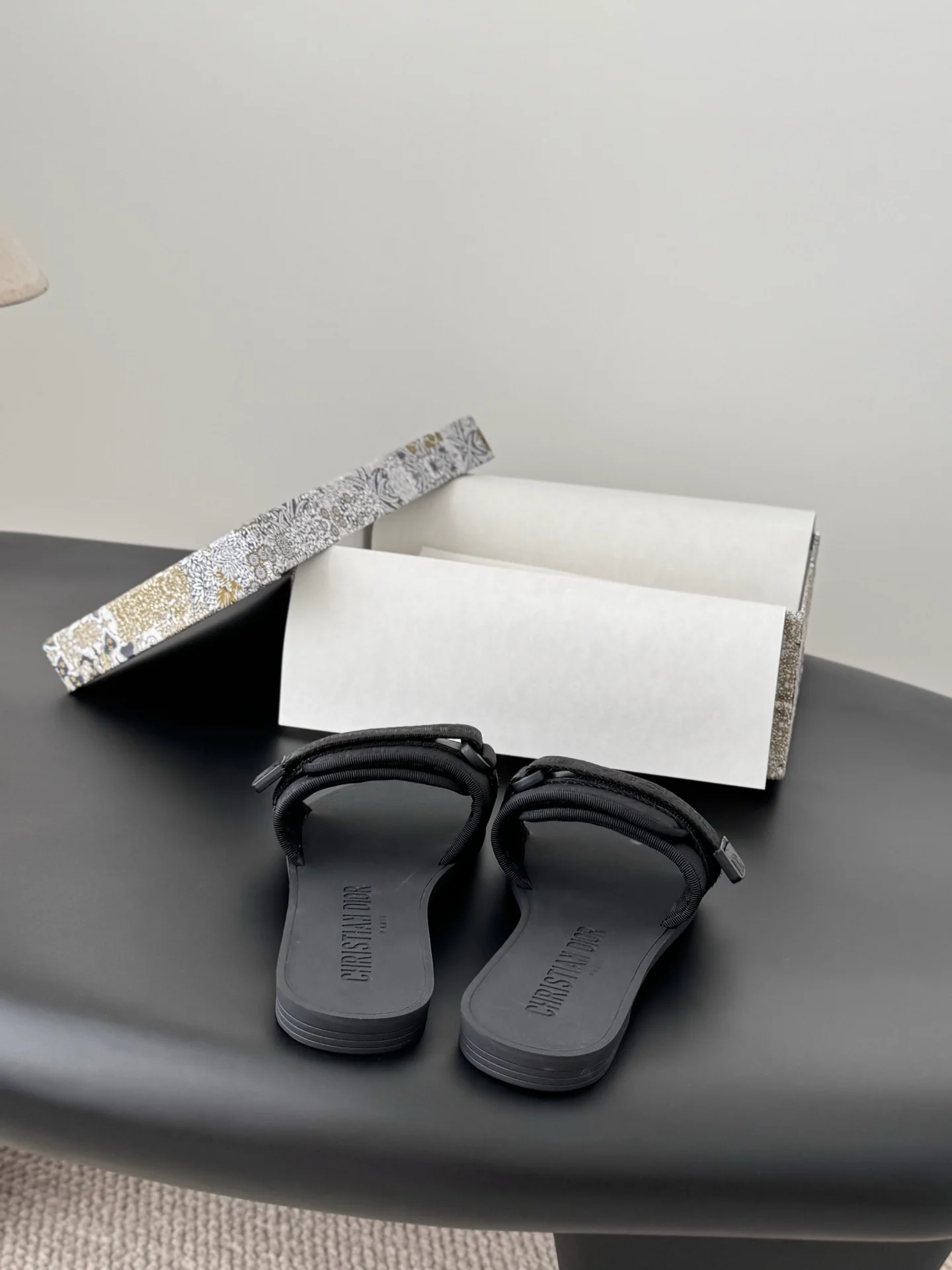 CD 25fw sandals