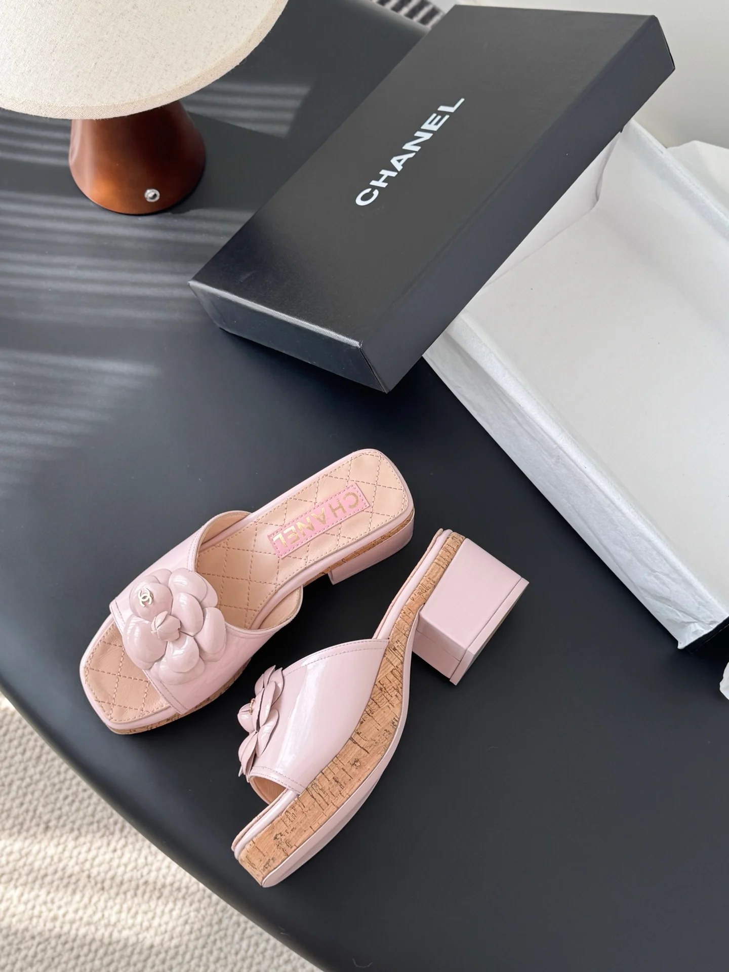 Chan 26ss camellia sides sandals