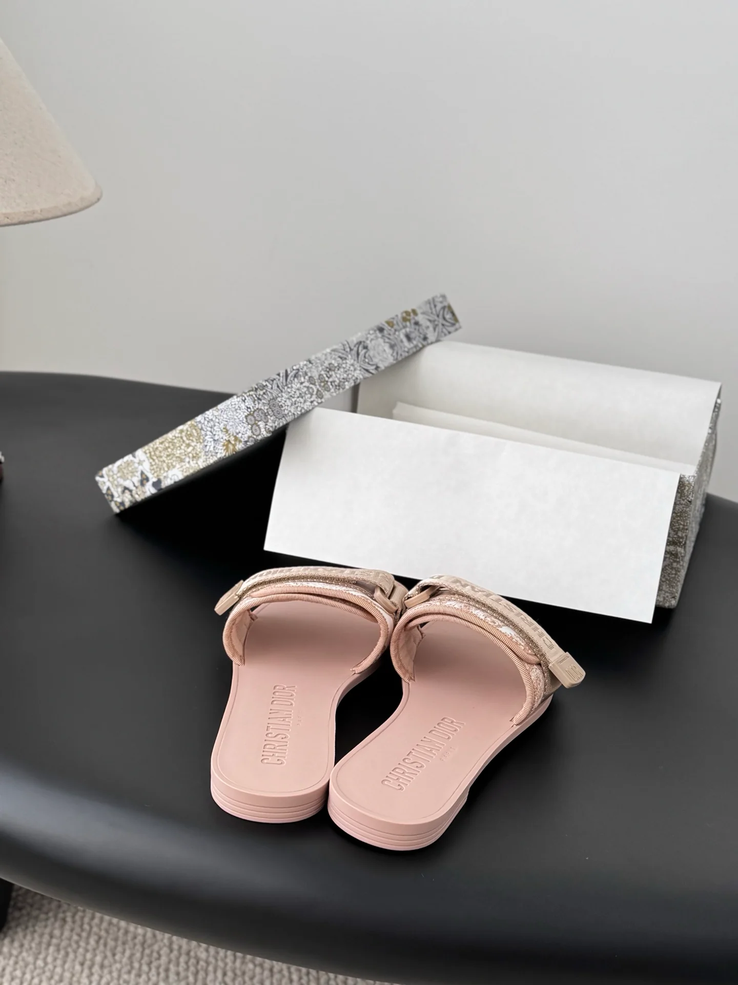 CD 25fw sandals