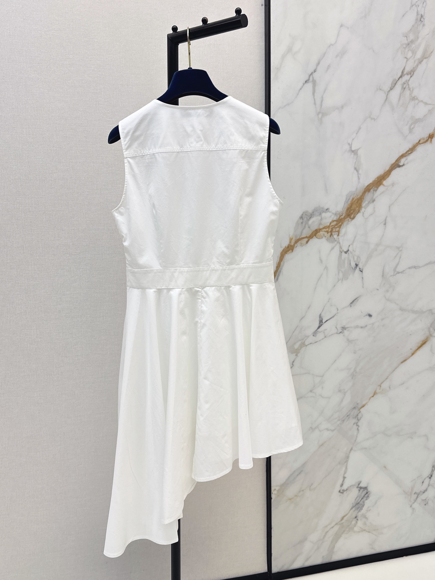 Loui 26ss sleeveless asymmetrical dress