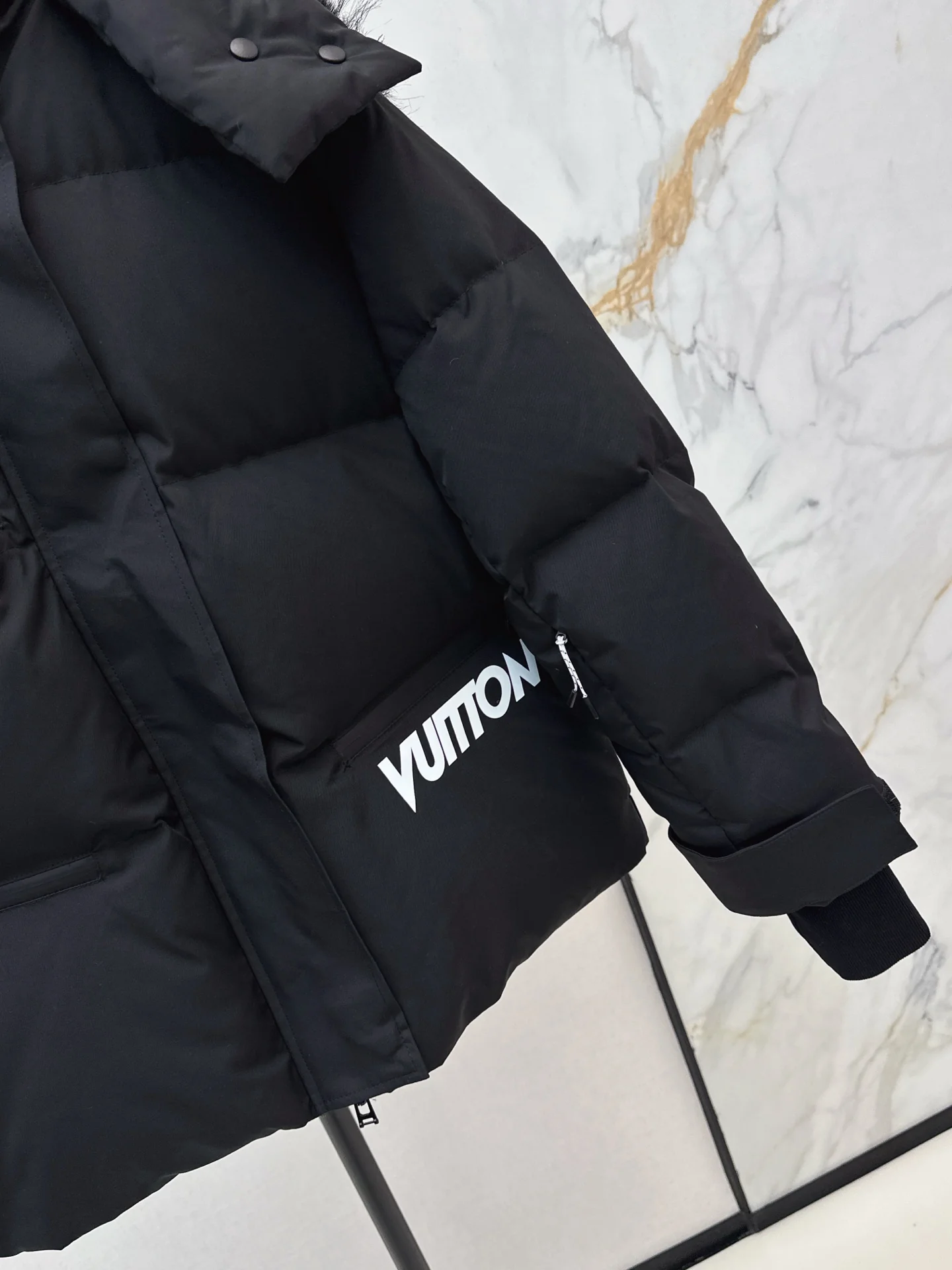 Louis 25fw hooded down jacket