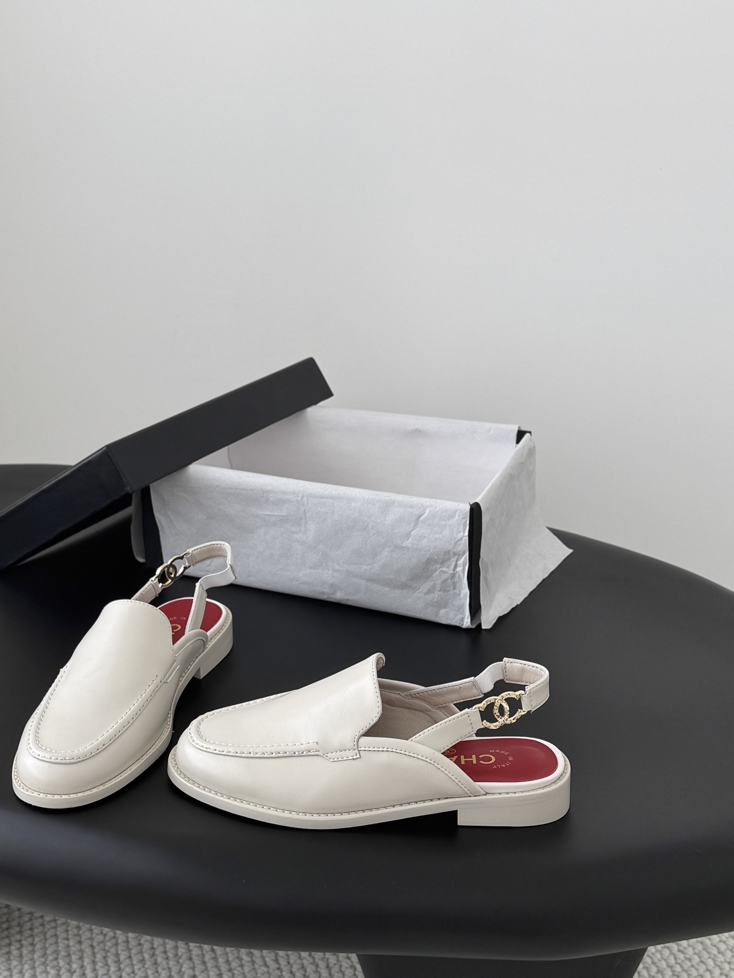 Chan 26ss slingblack loafers