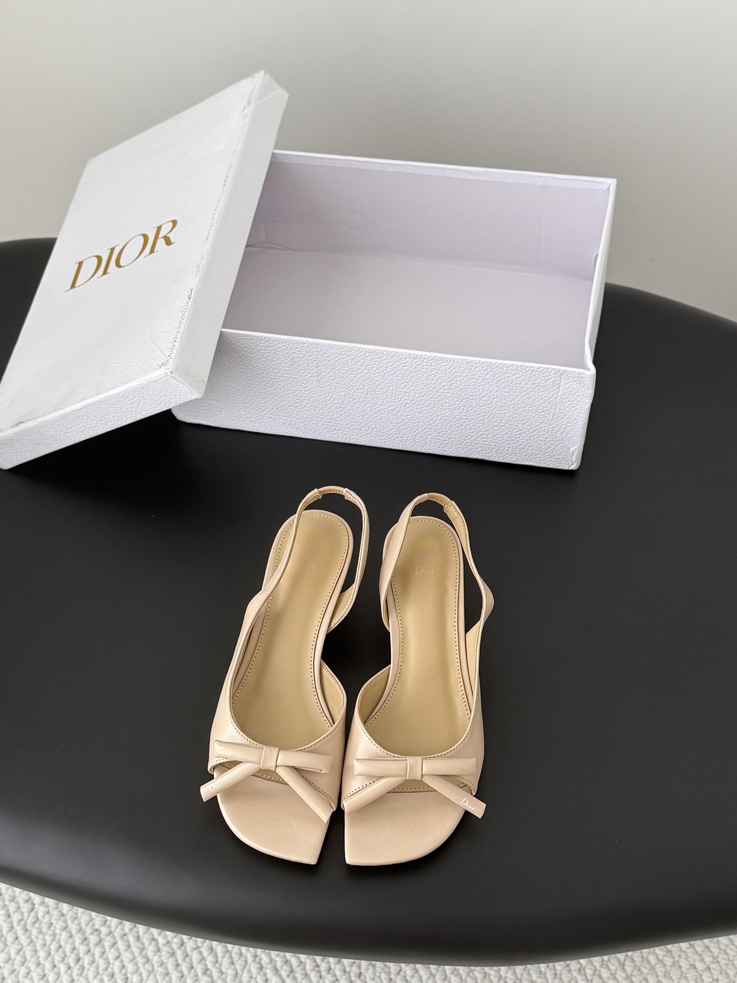 CD 26ss kitten slingback heel