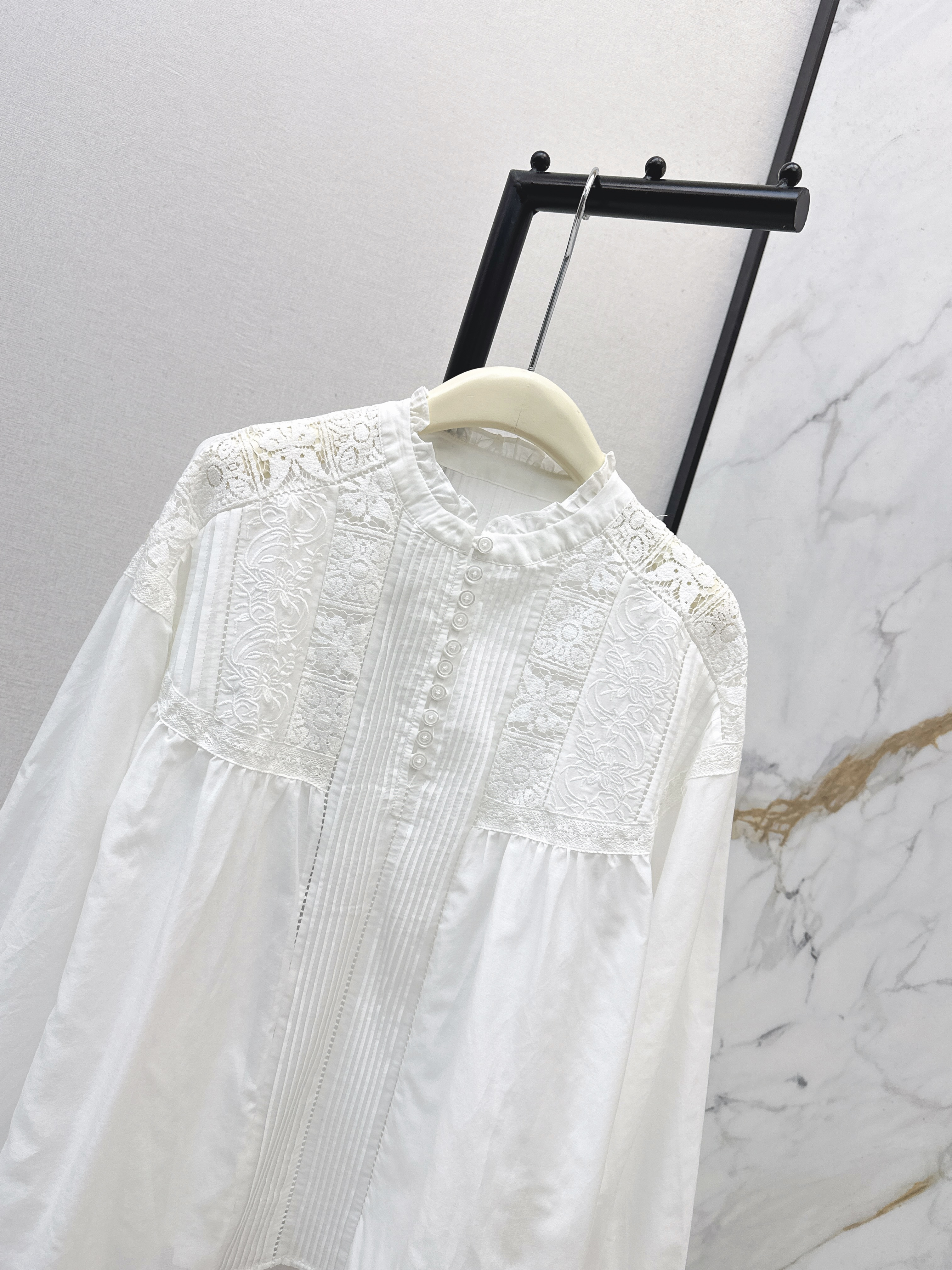 ES 26ss hollow lace shirt