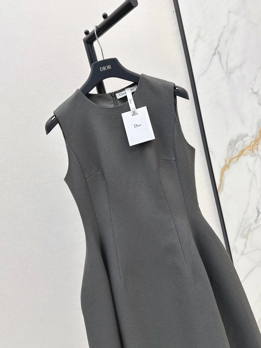 CD 25fw sleeveless dress