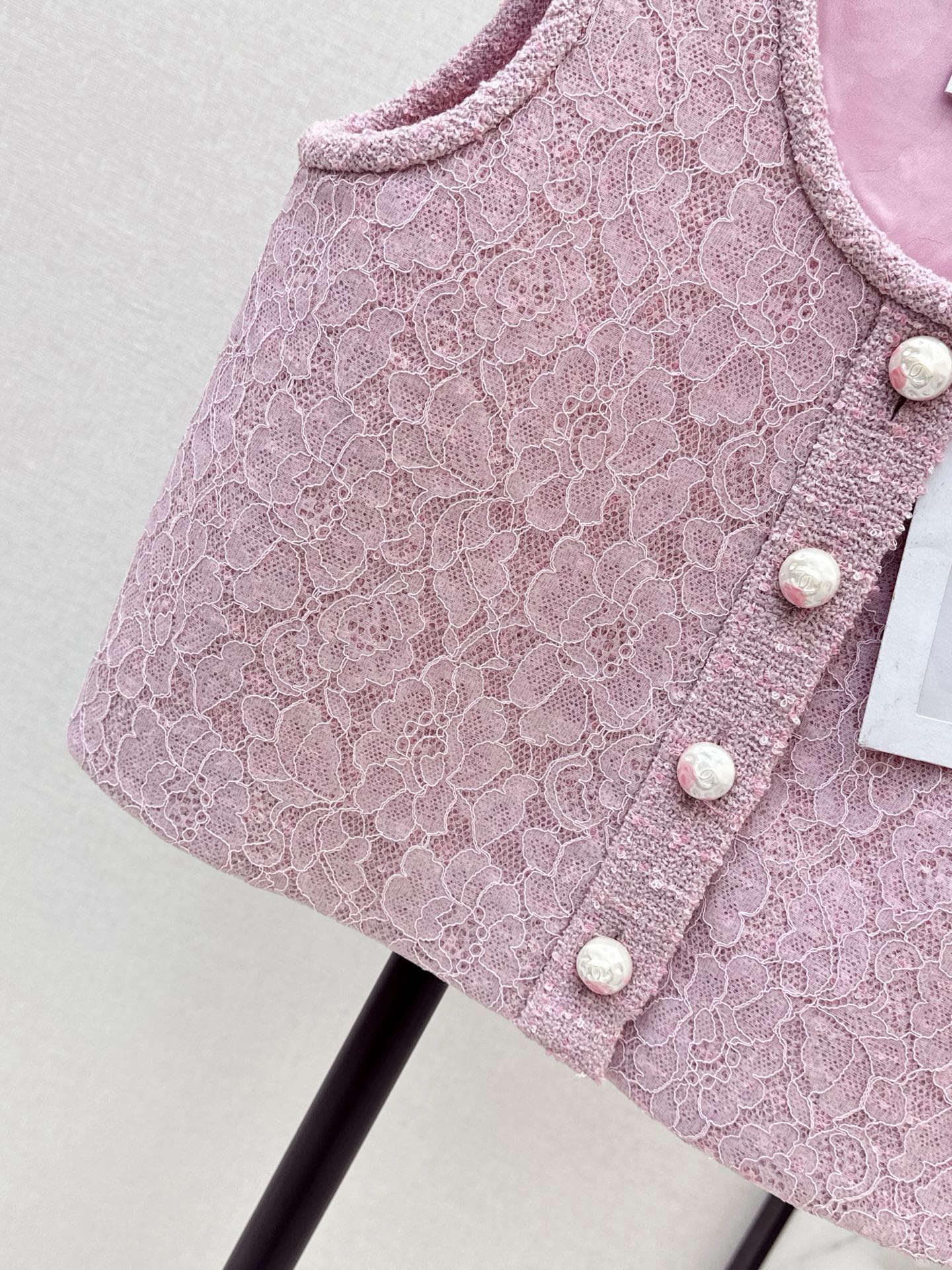 Chan 25fw lace tweed vest