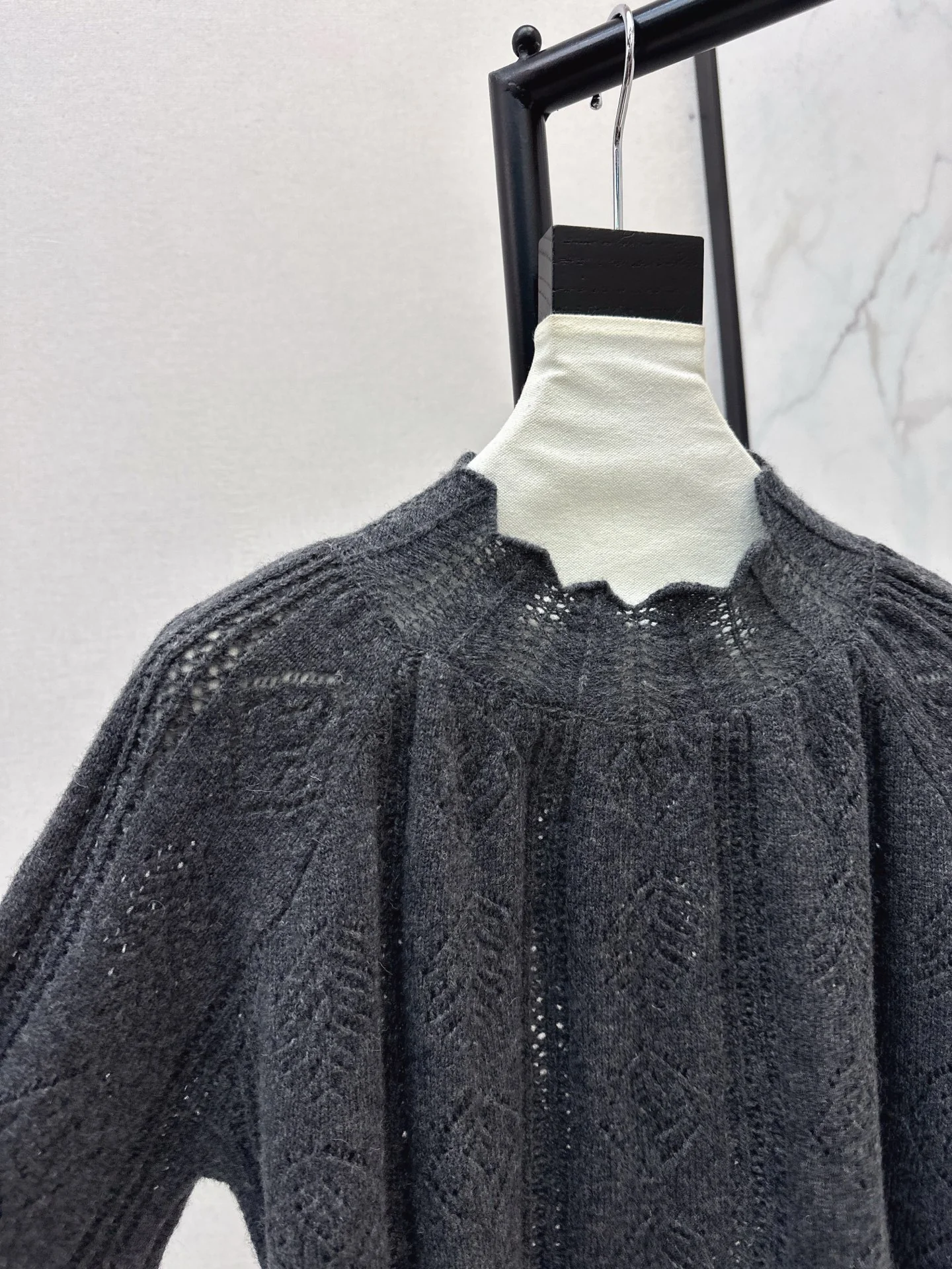 Chan 256ss drawstring sweater