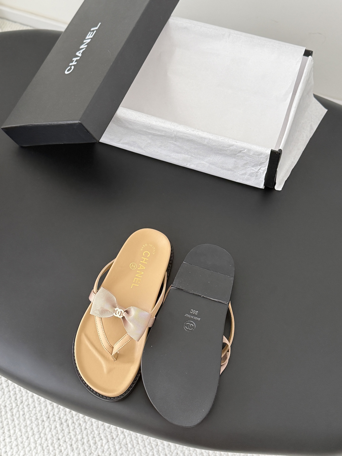 Chan 26ss flip-flops