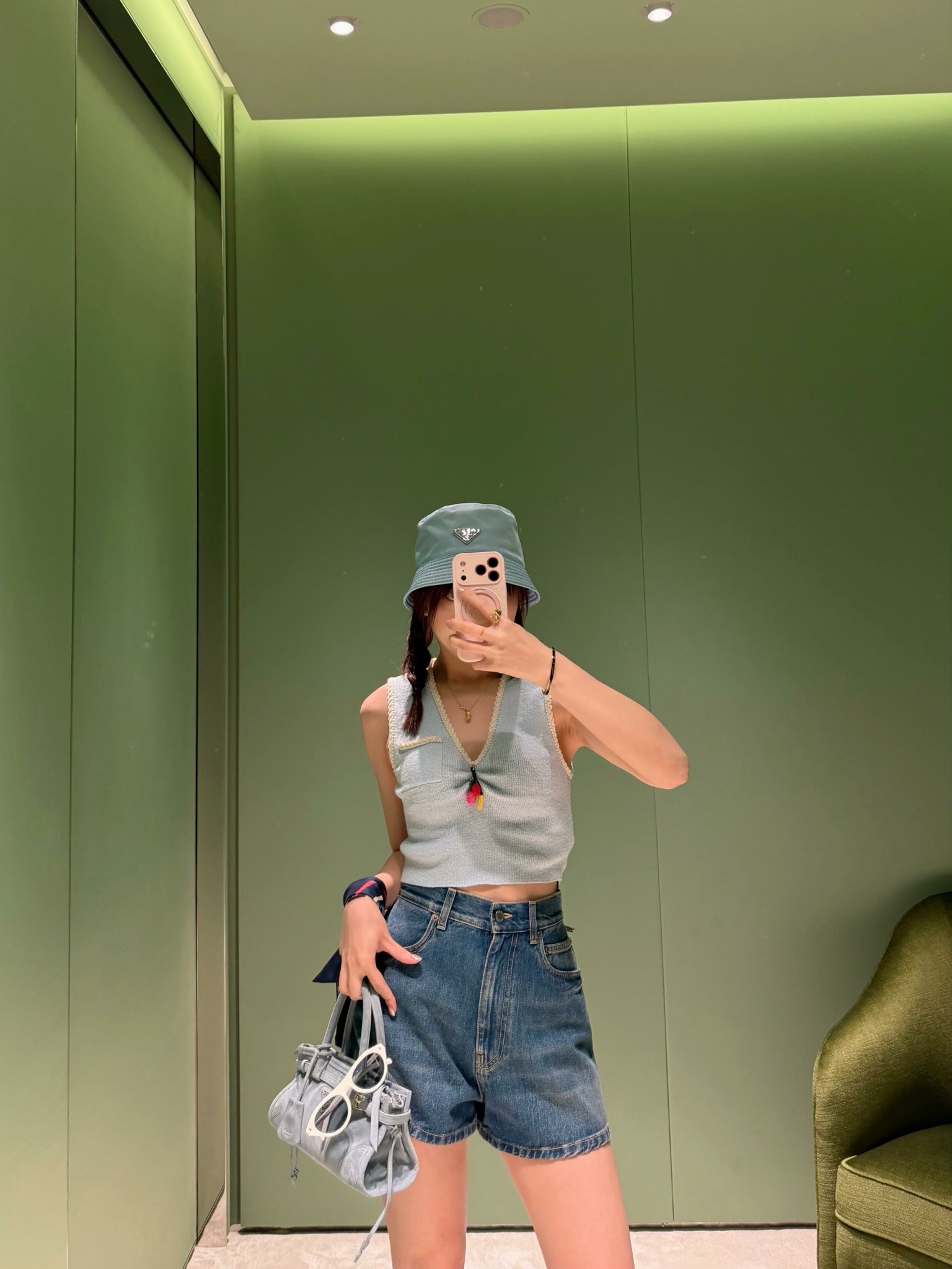 Pra 26ss v-neck knit vest
