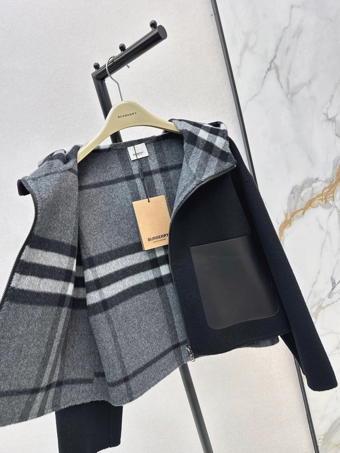 Burb 25fw zipper hooded jacket